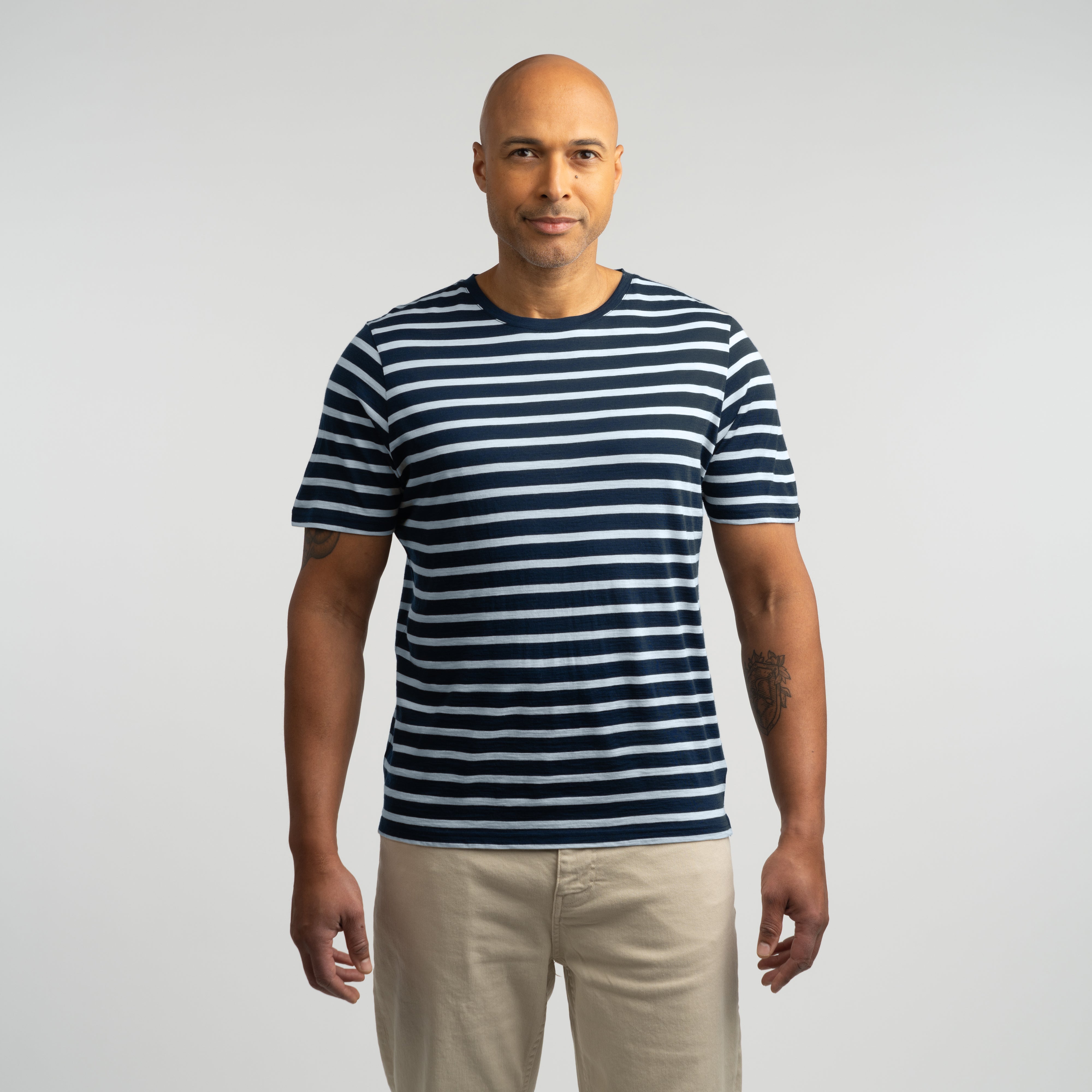 T-shirt Liam en mérinos M - myrtille foncé | blanc naturel