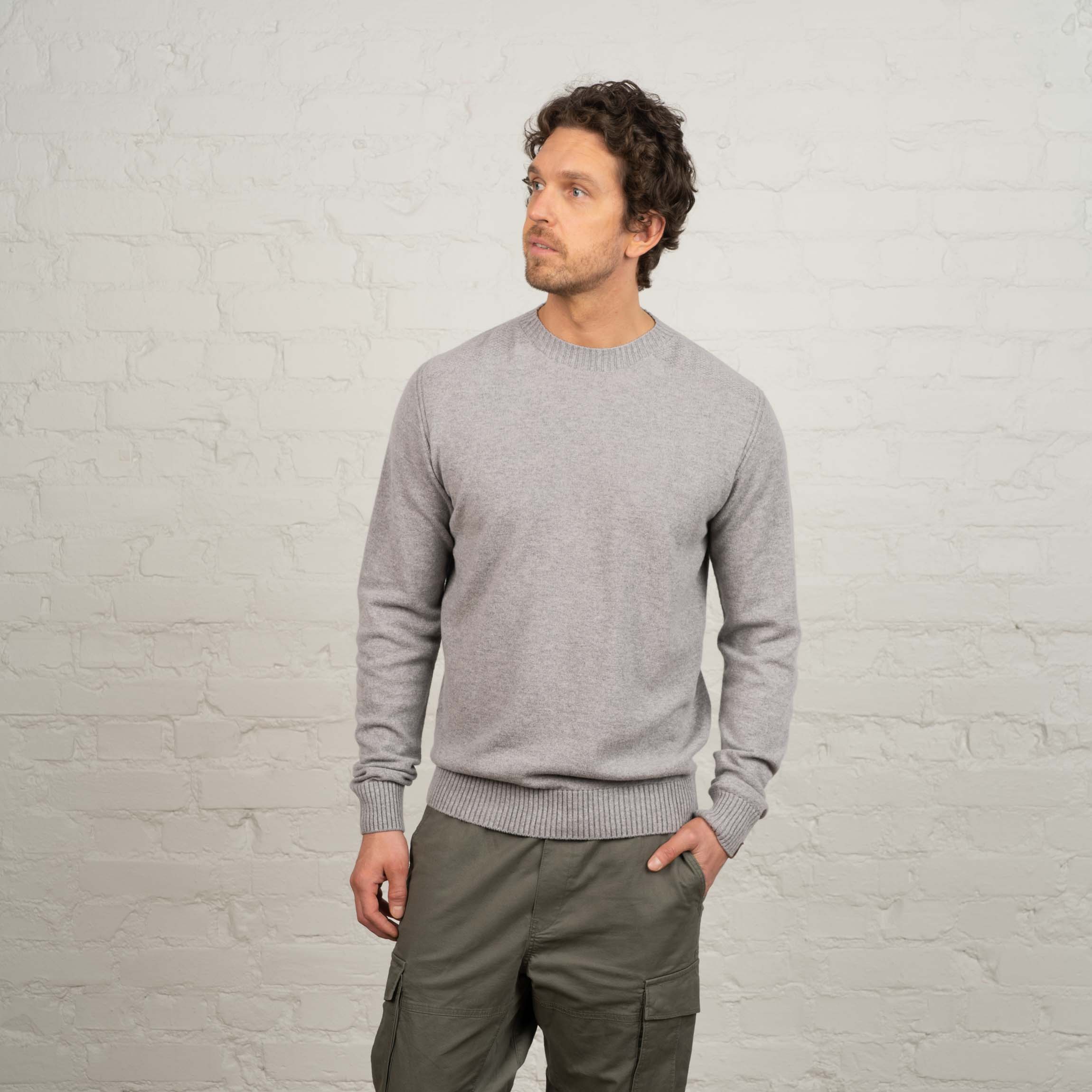 The model is 191 cm and wears size XL.