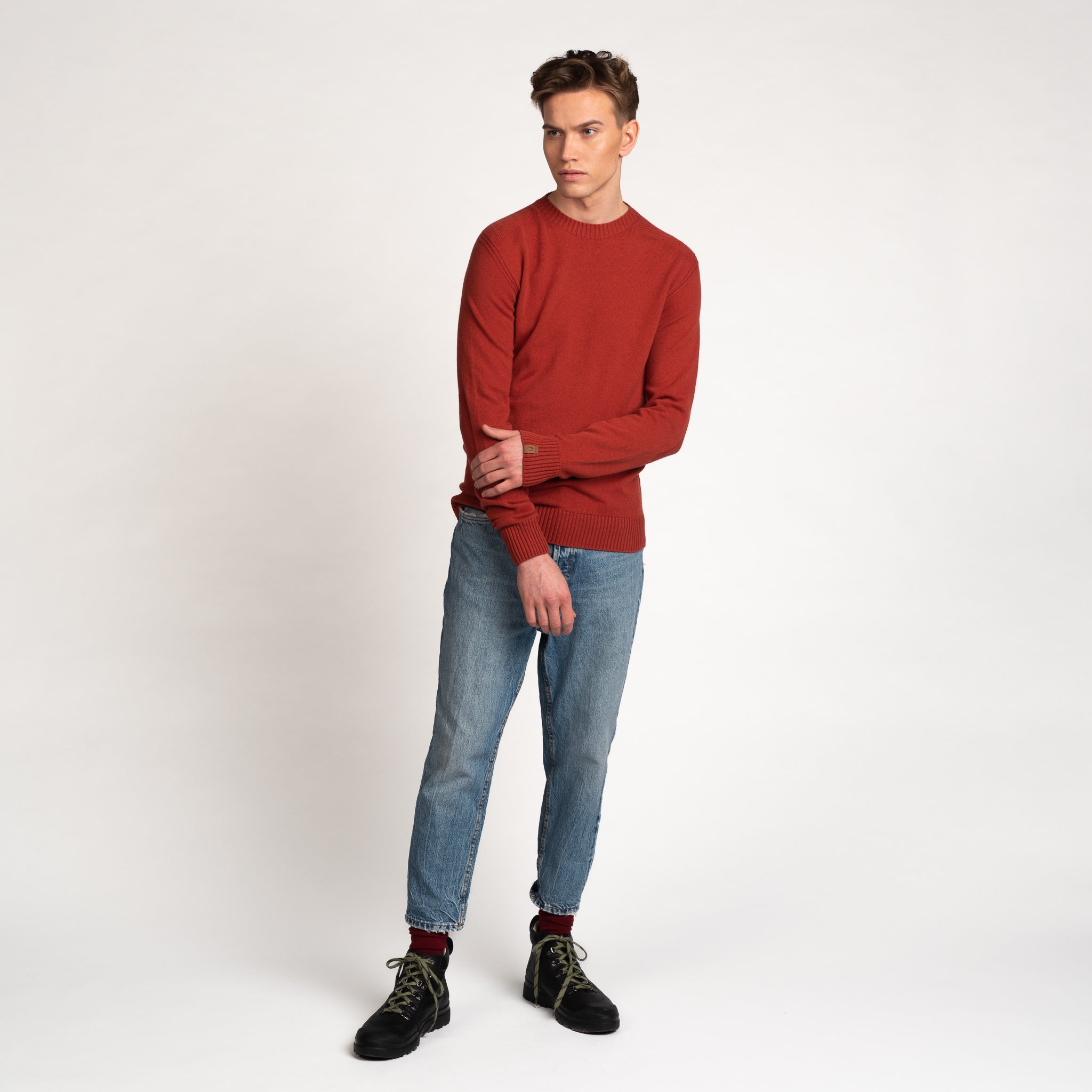 The model is 186 cm and wears size M.