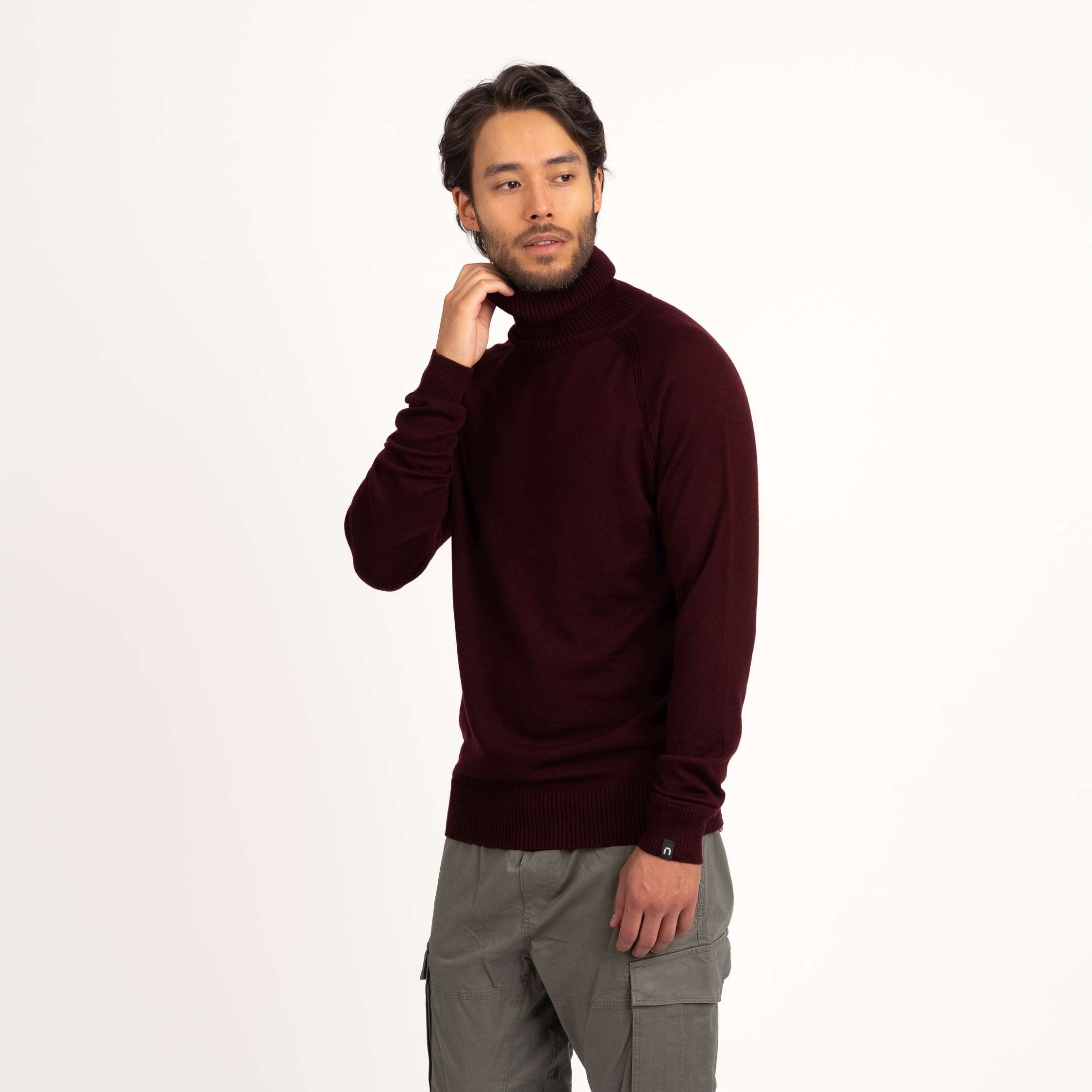 The model is 187 cm and wears size L.