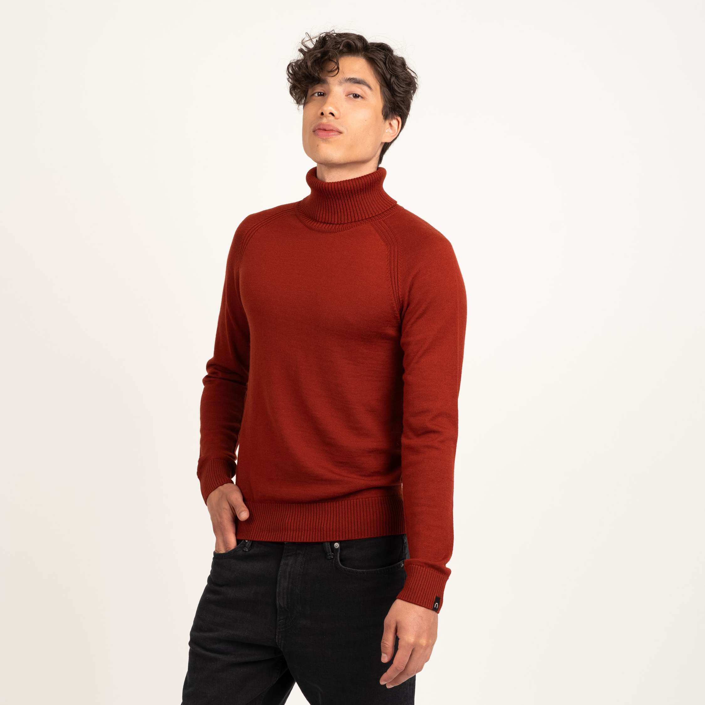 The model is 186 cm and wears size M.