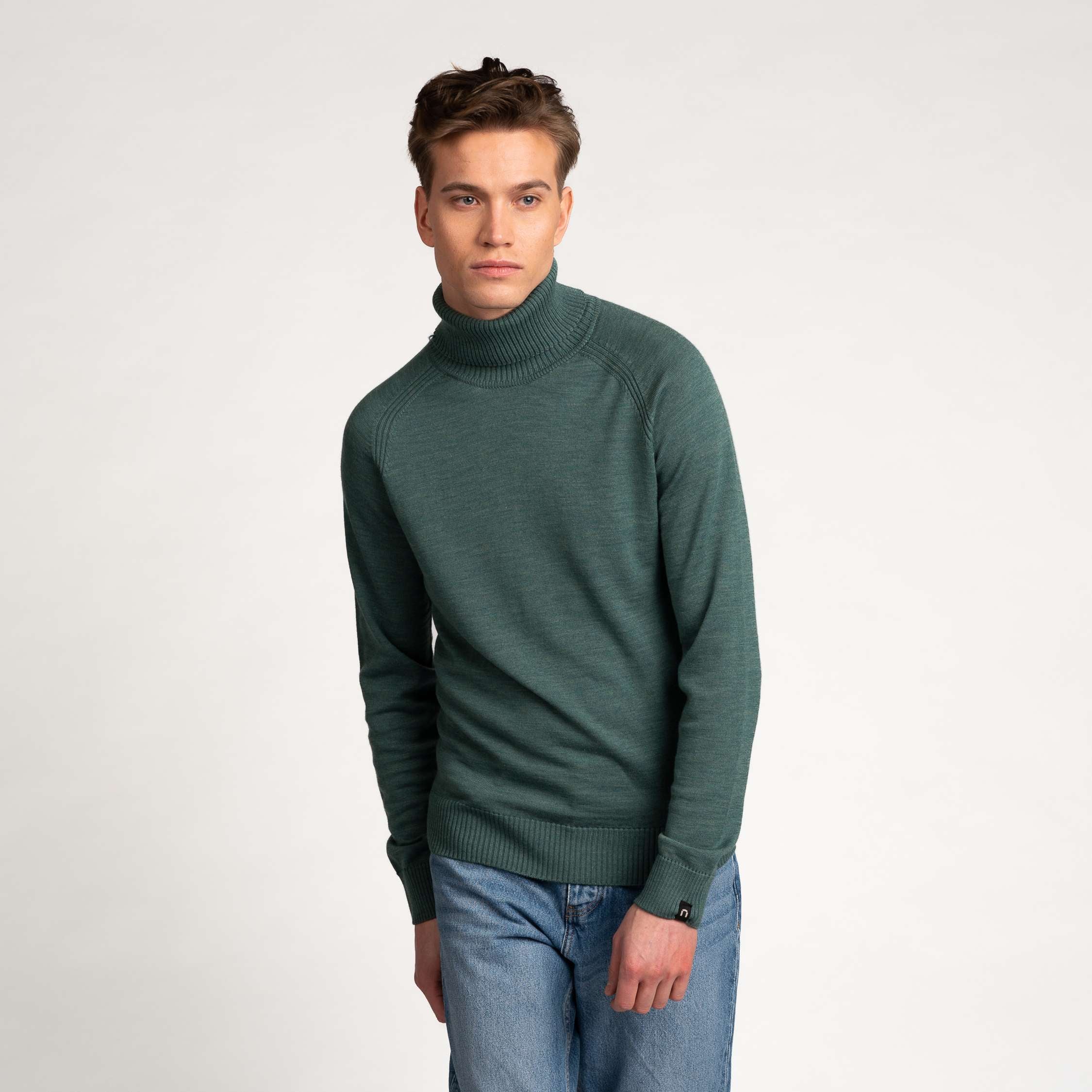 The model is 186 cm and wears size M.