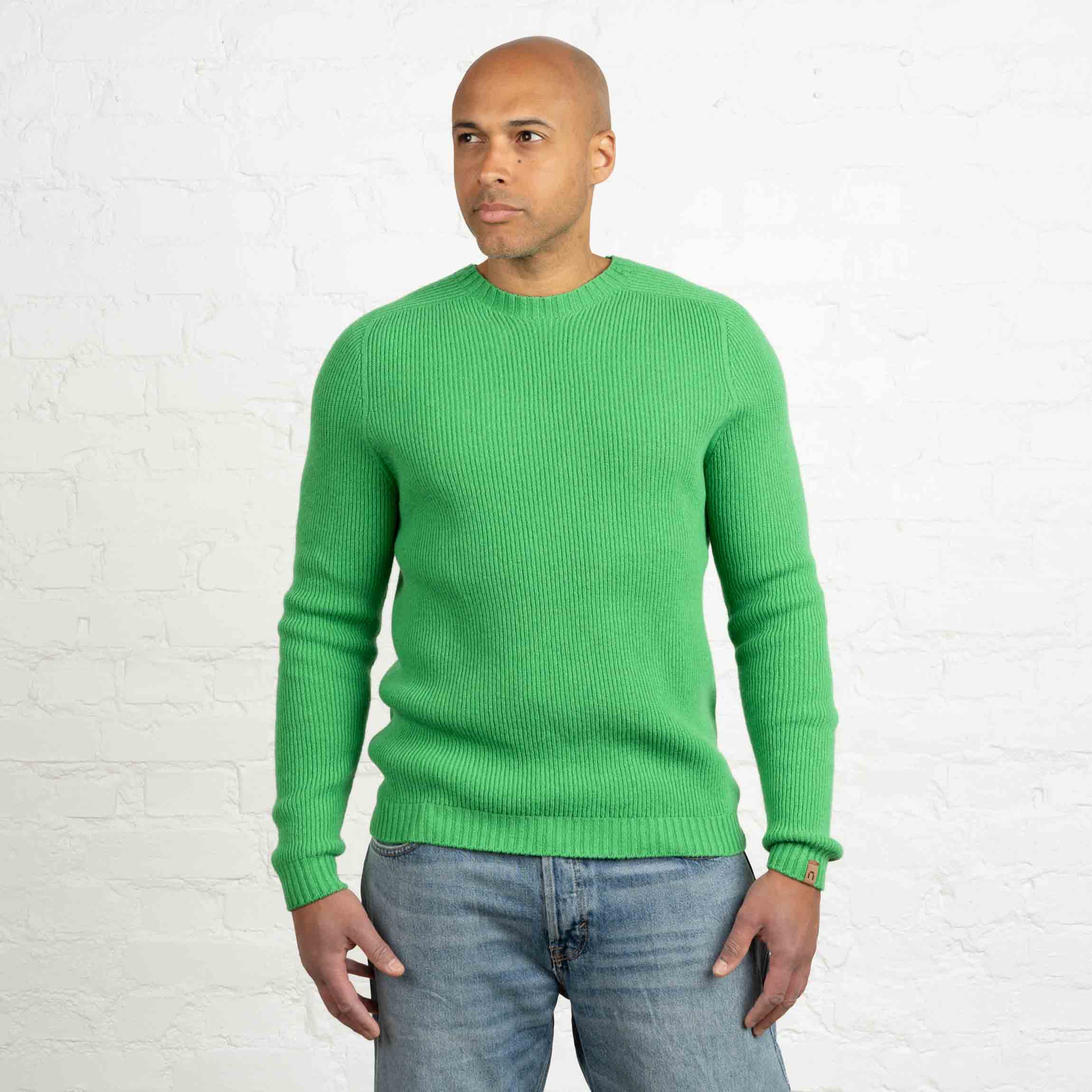 The model is 187 cm and wears size XL