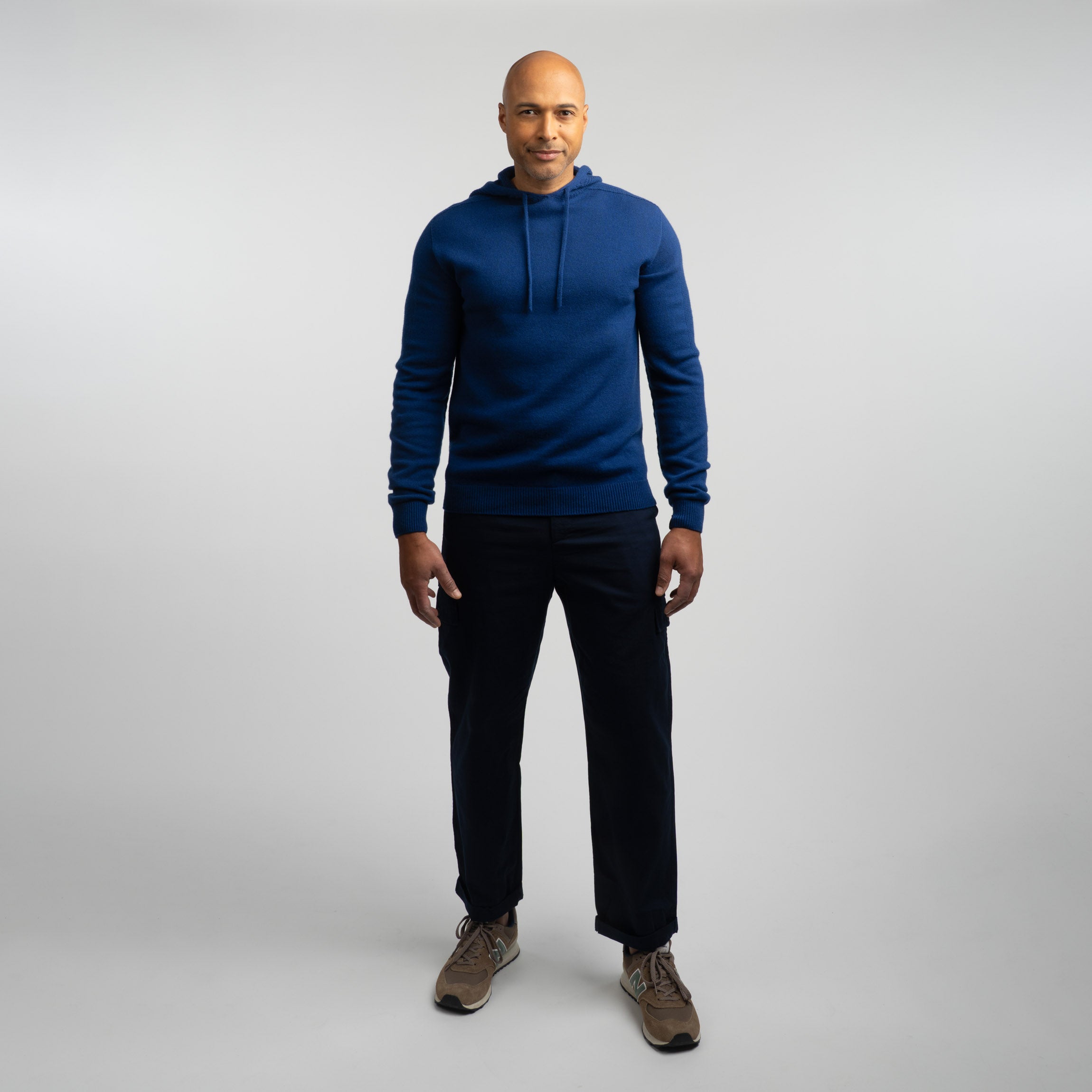 The model is 187 cm and wears size L.