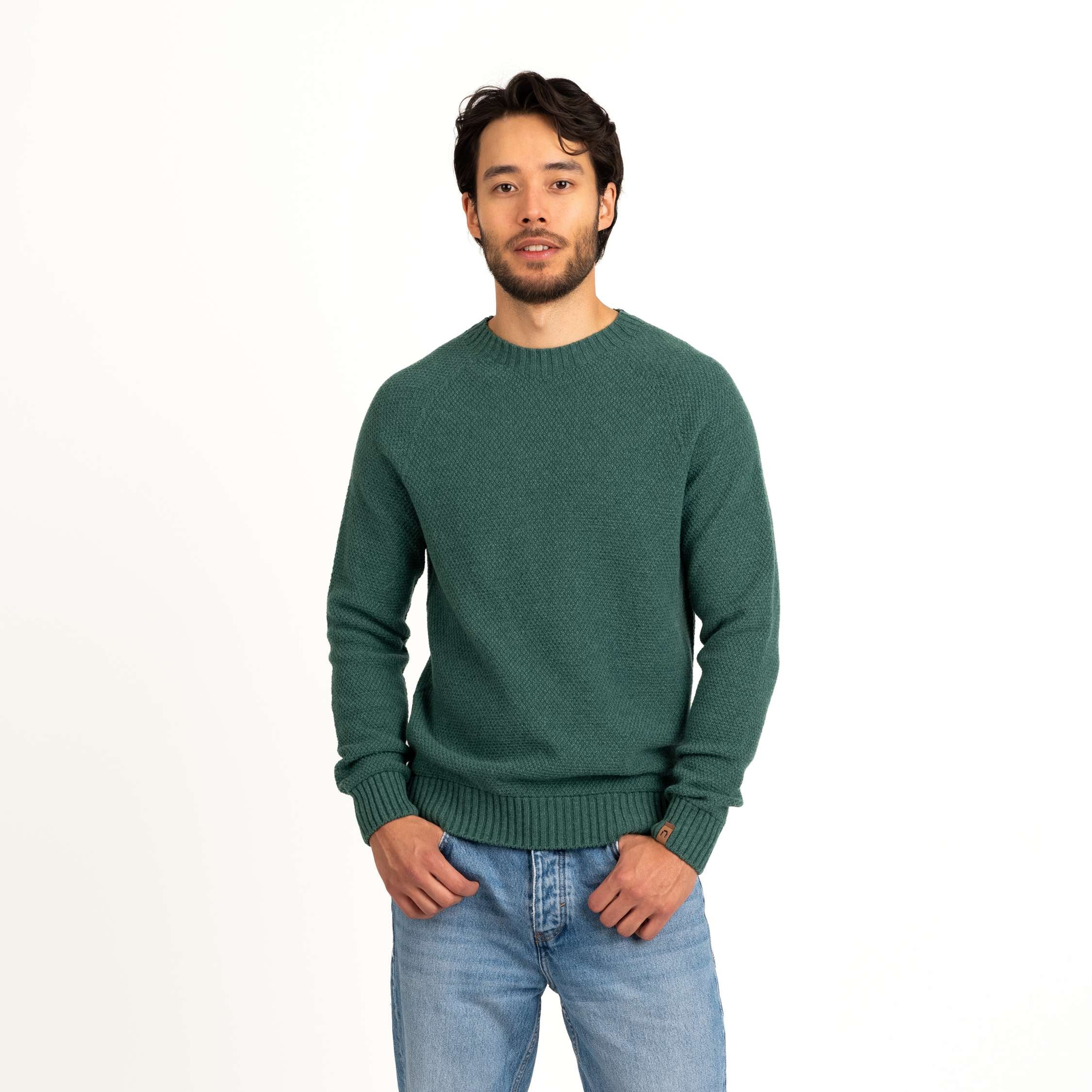 The model is 187 cm and wears size L.