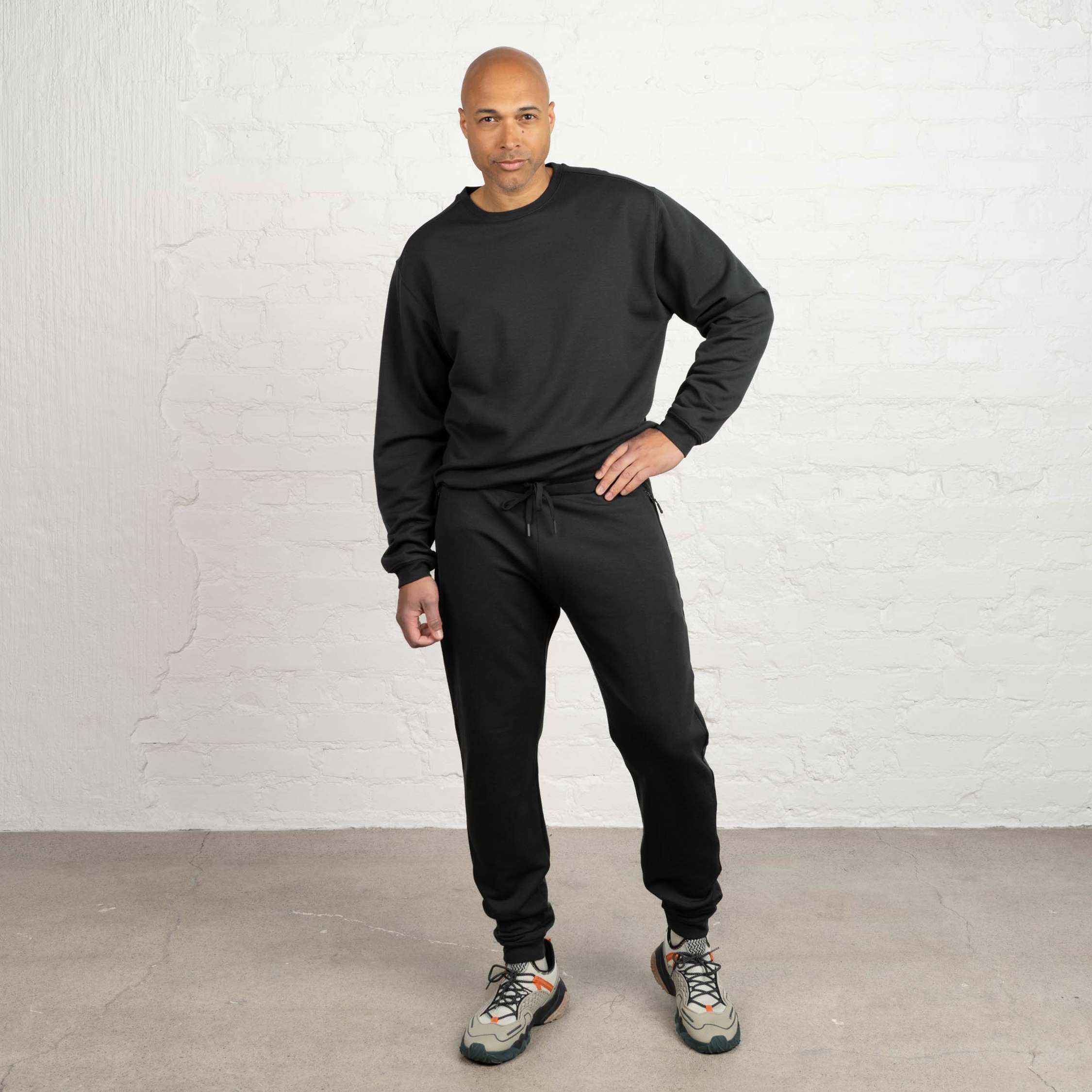 The model is 187 cm and wears size XL