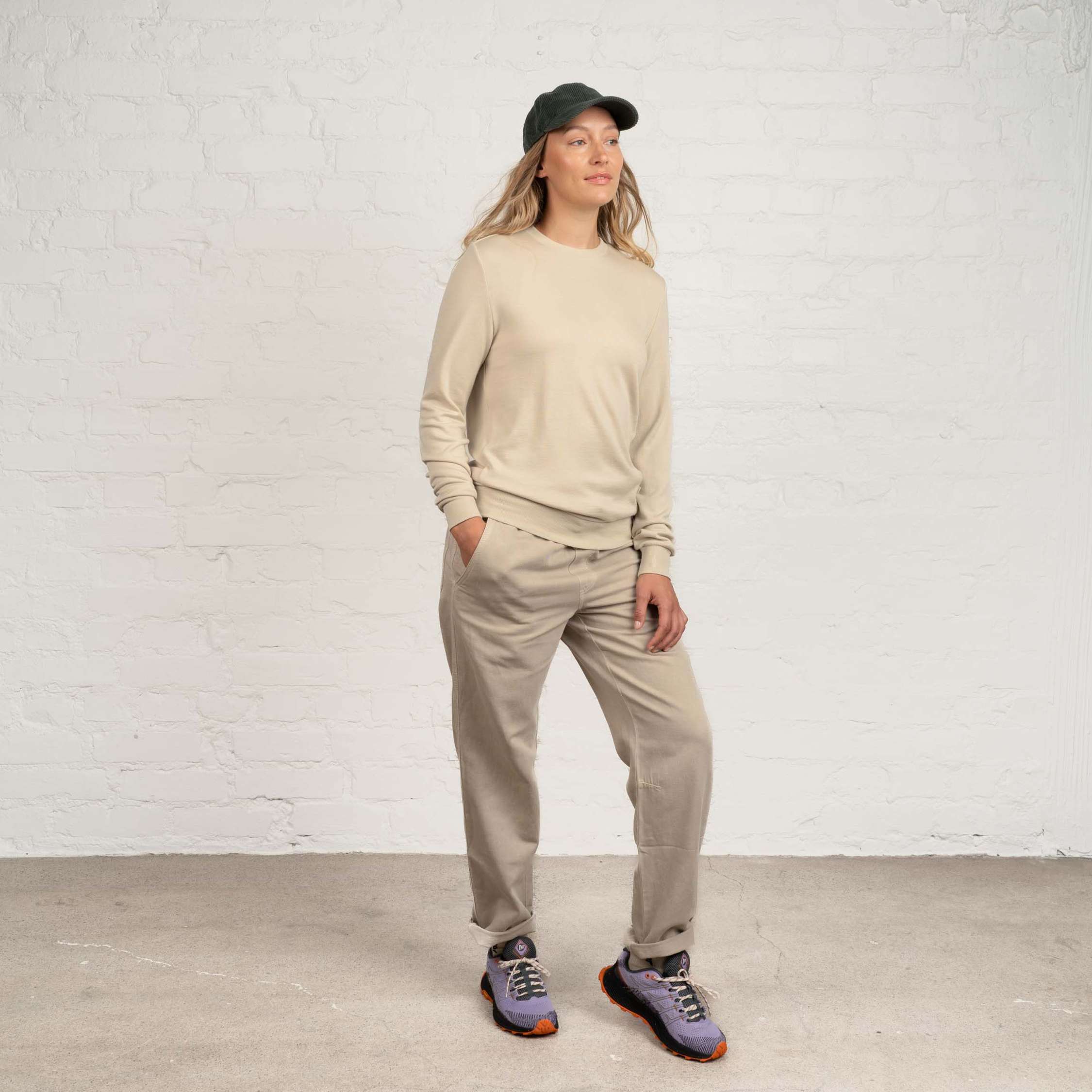 The model is 174 cm and wears size S.