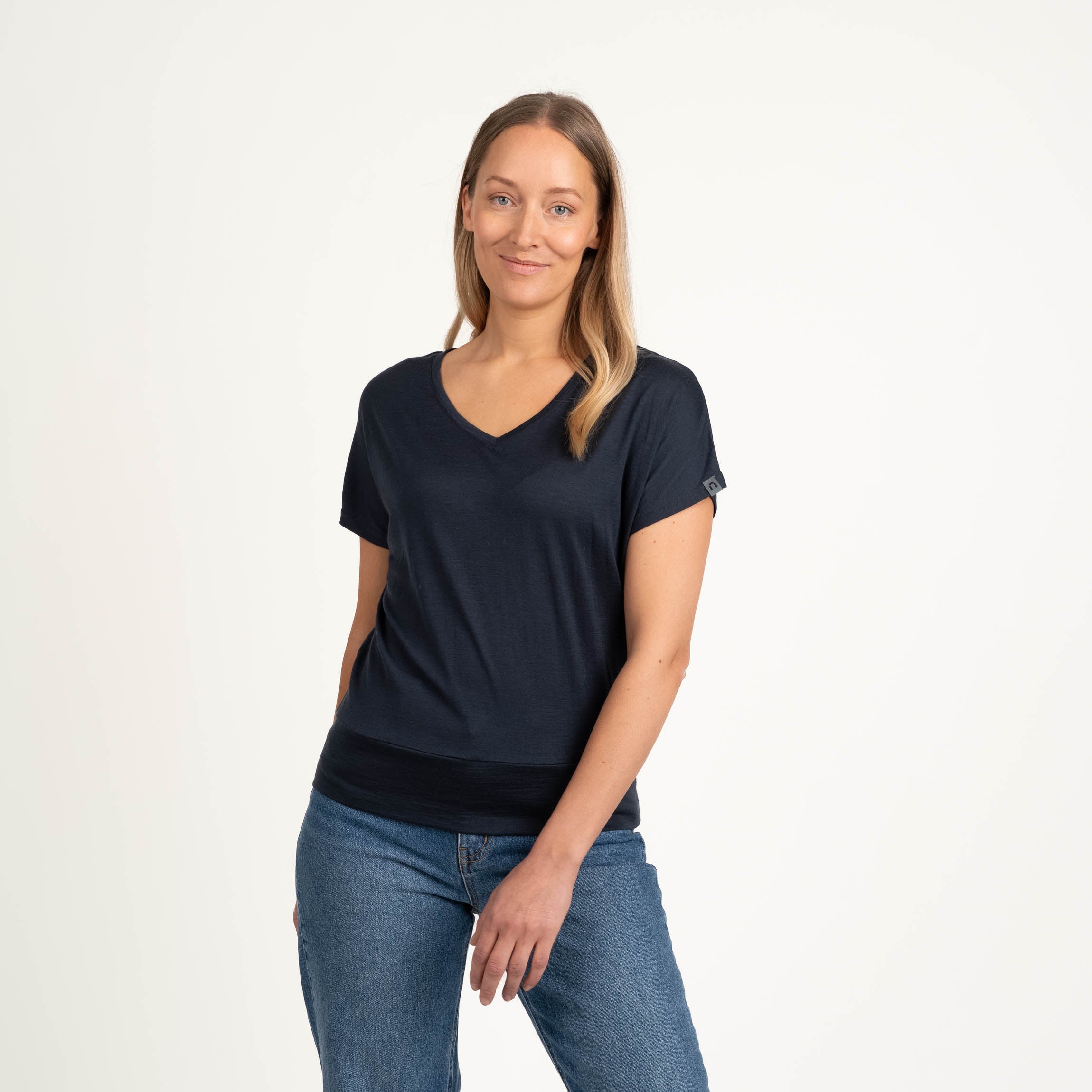 The model is 174 cm and wears size S.