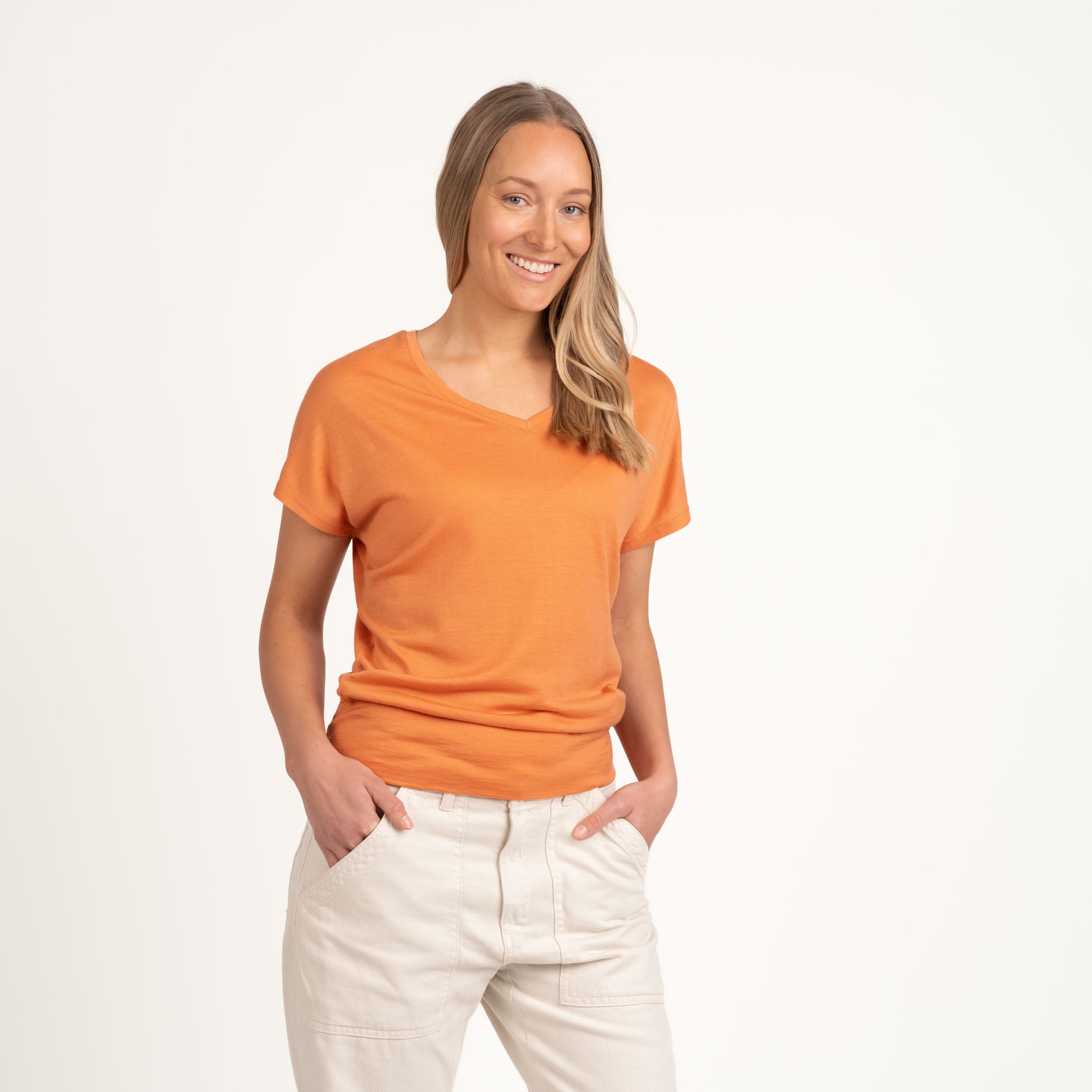 The model is 174 cm and wears size S.