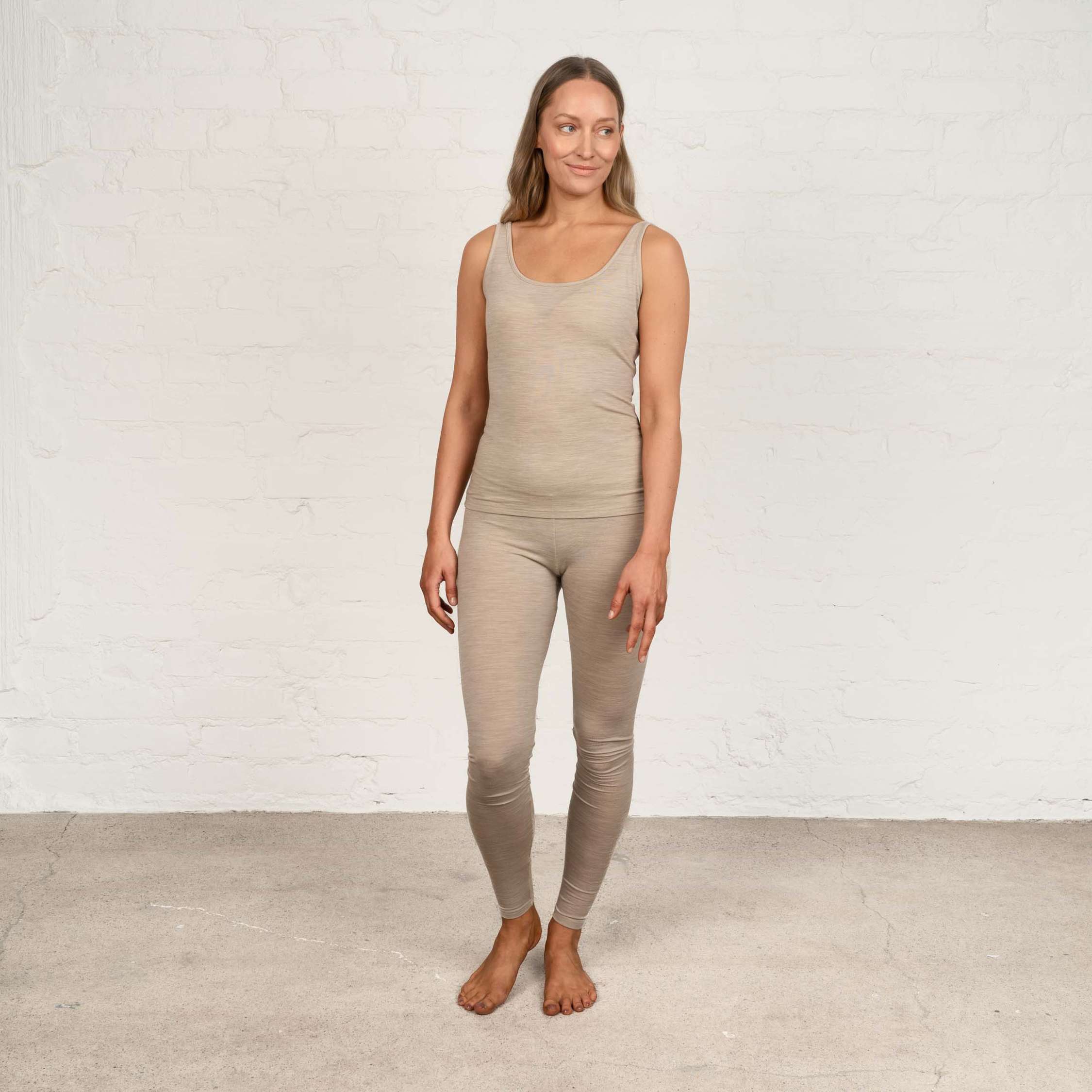 The model is 174 cm and wears size S.