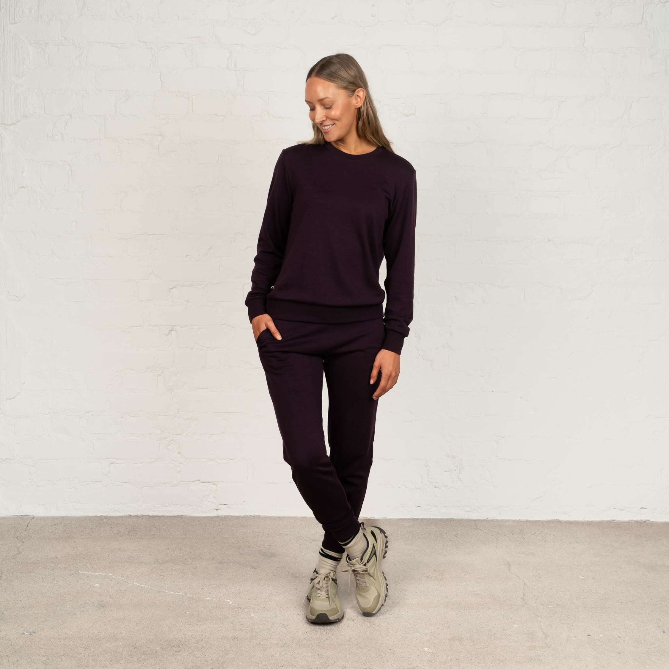 The model is 174 cm and wears size S.