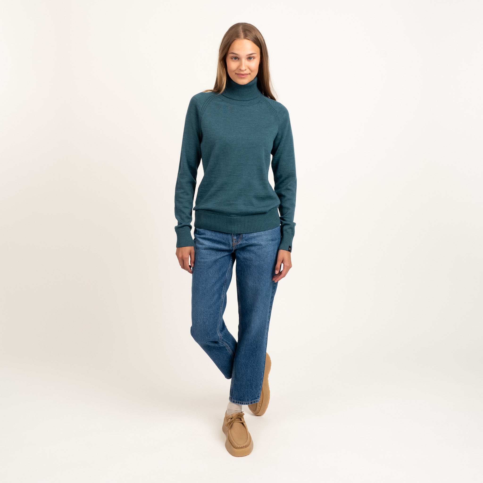 The model is 175 cm and wears size S.