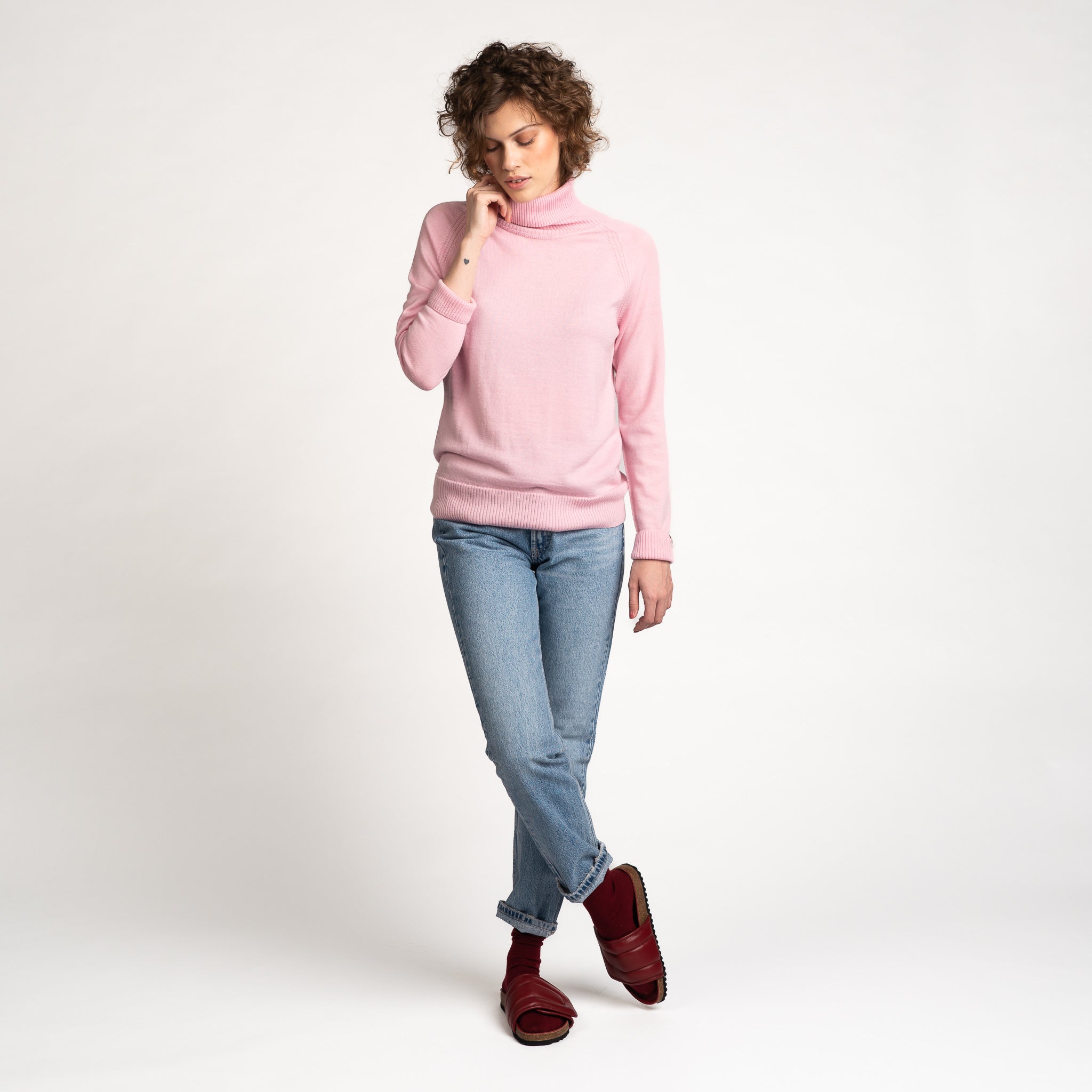 The model is 177 cm and wears size S.