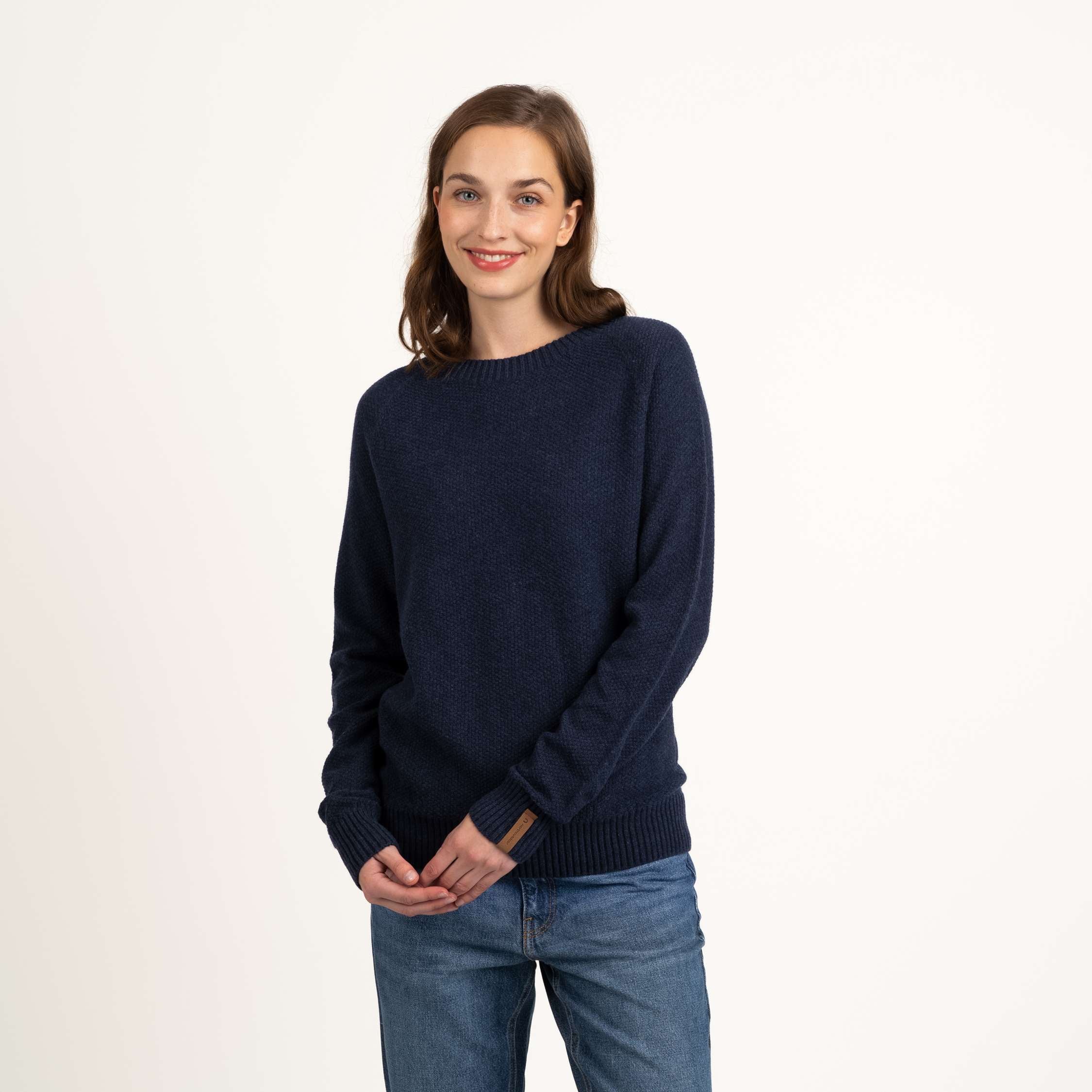 The model is 175 cm and wears size S.