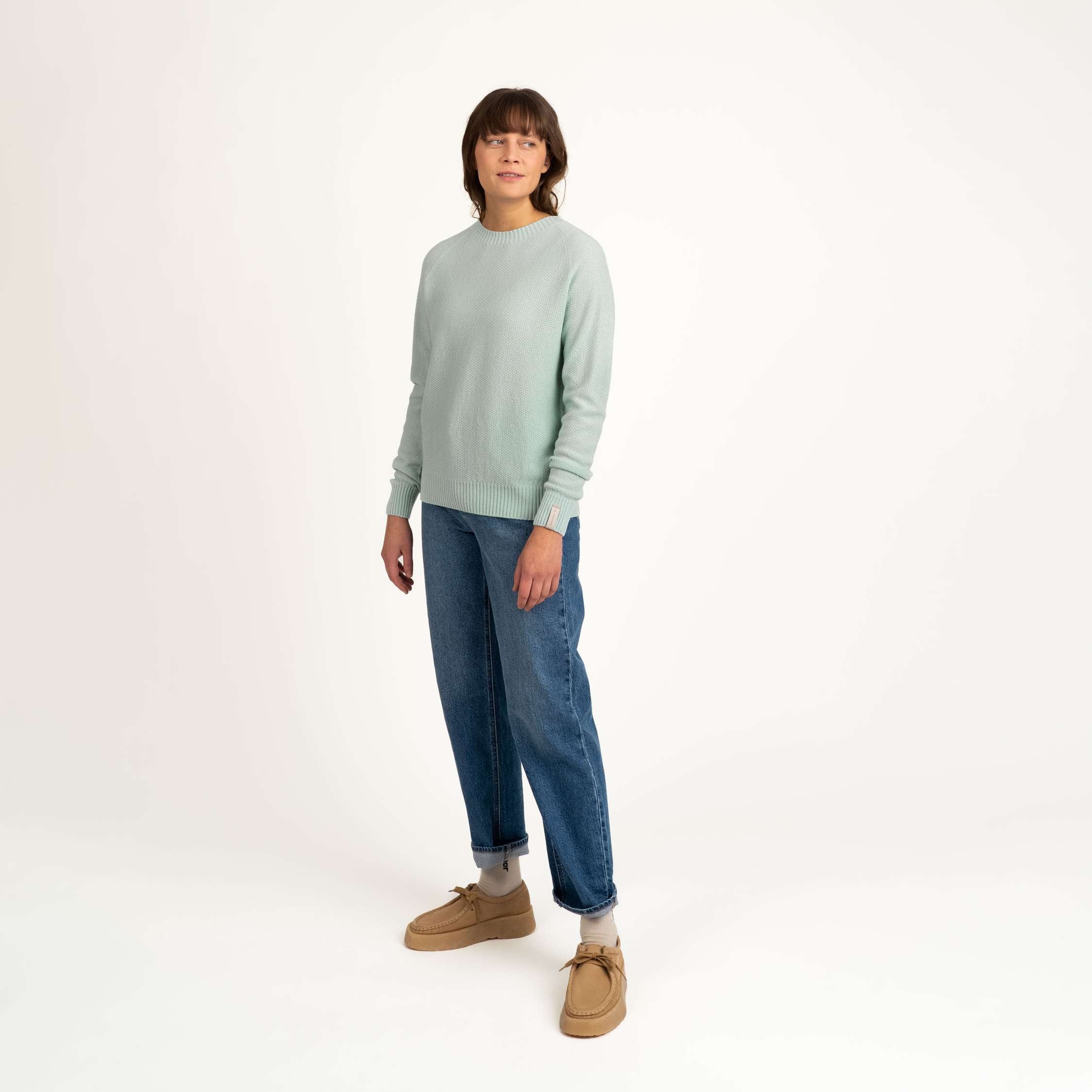 The model is 178 cm and wears size S.