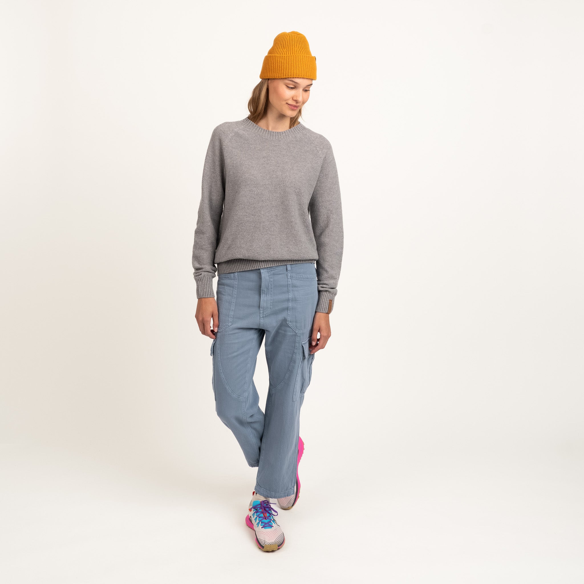 The model is 175 cm and wears size S.