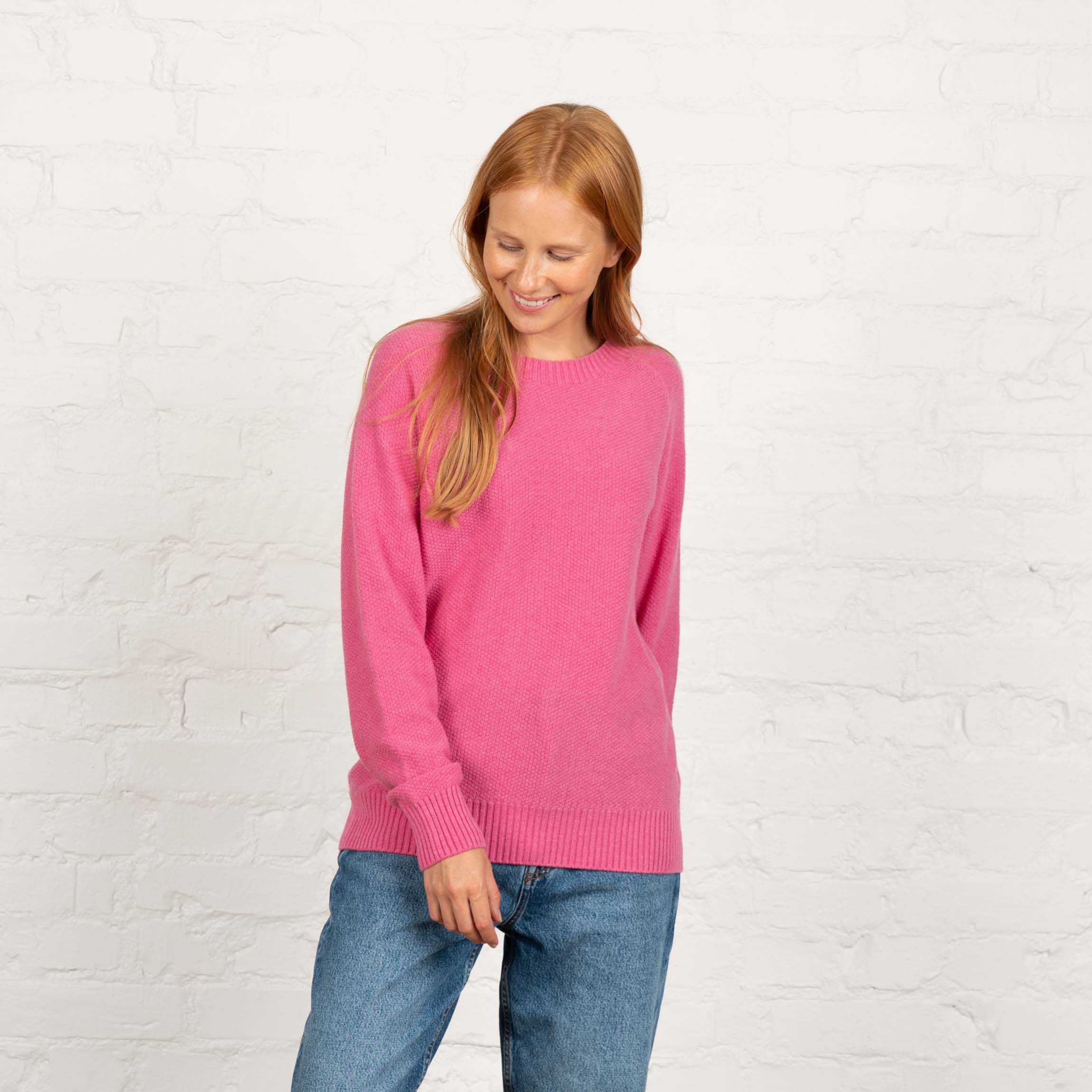 The model is 173 cm and wears size M.