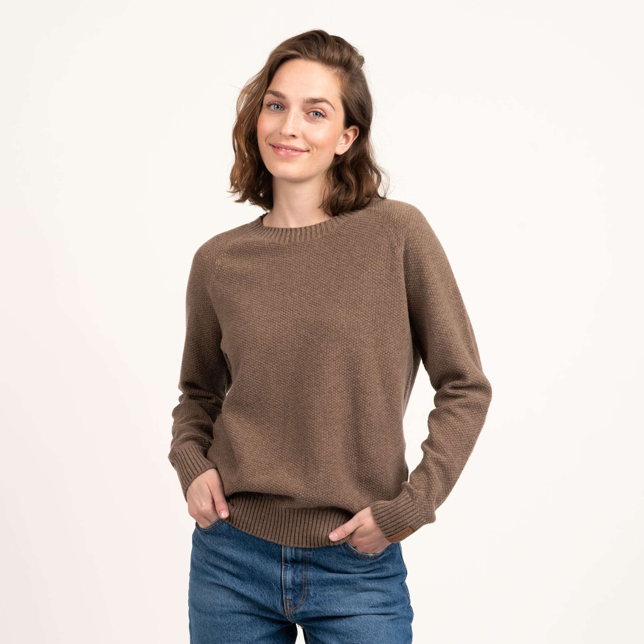 The model is 175 cm and wears size S.