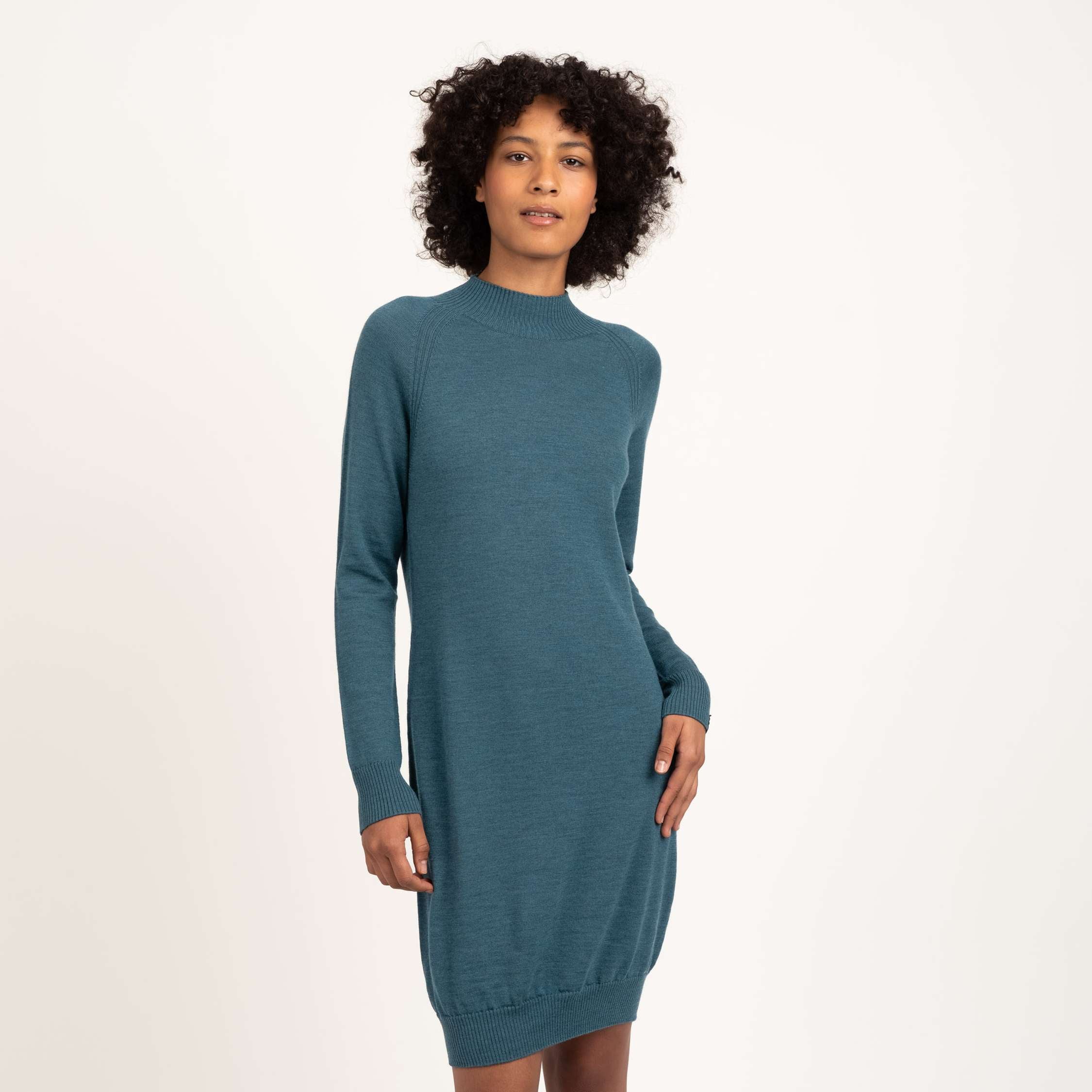 The model is 180 cm and wears size S.