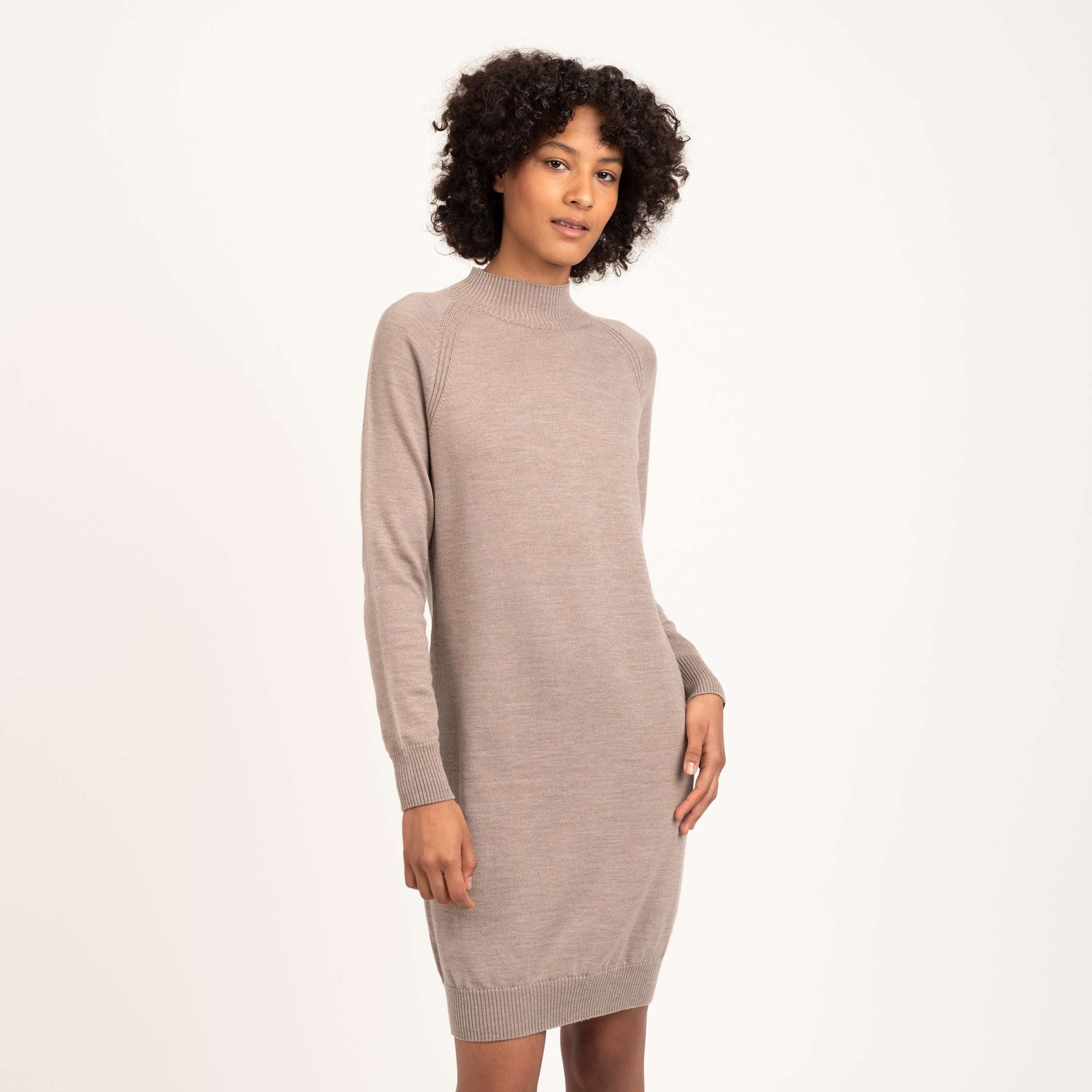 The model is 180 cm and wears size S.