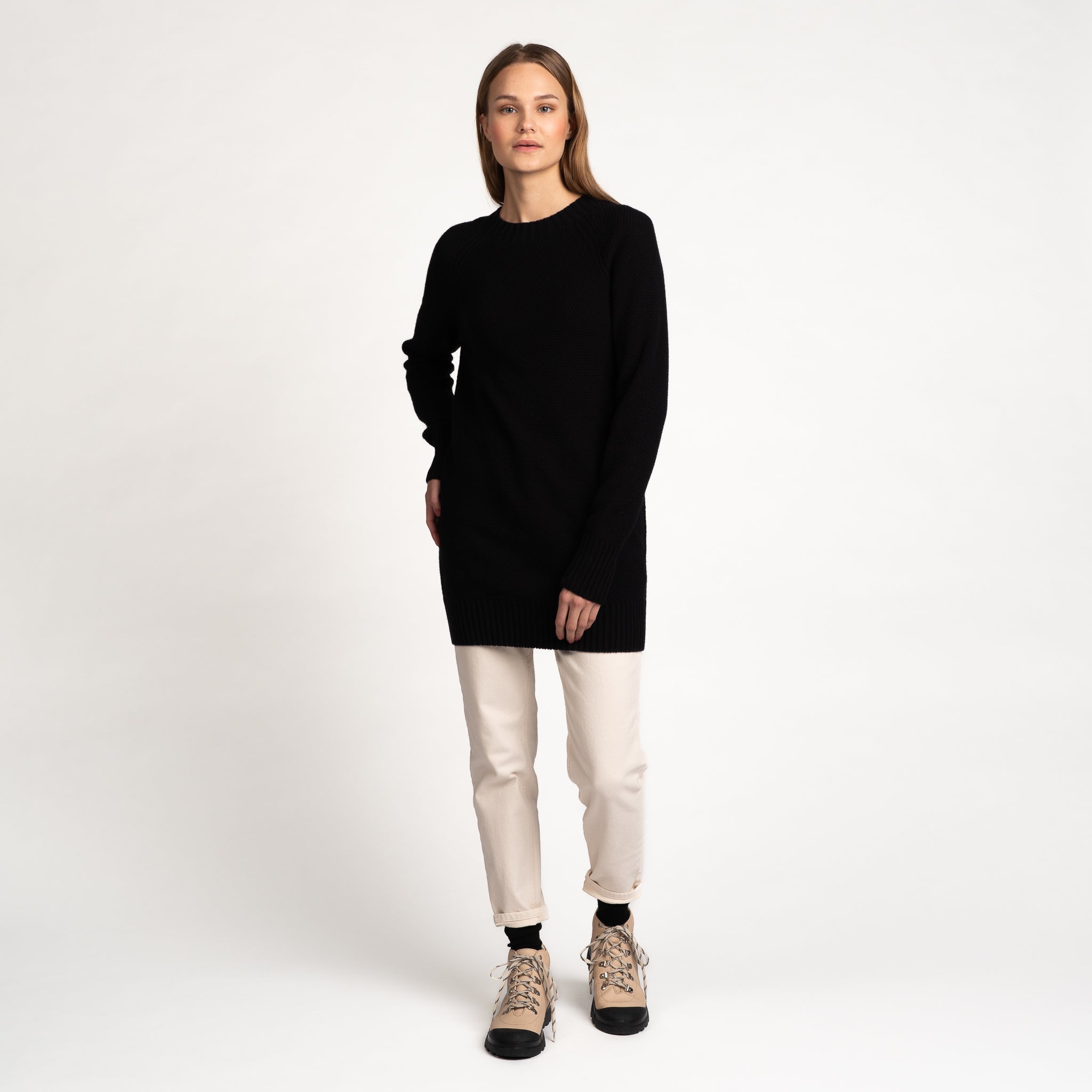 The model is 175 cm and wears size S.