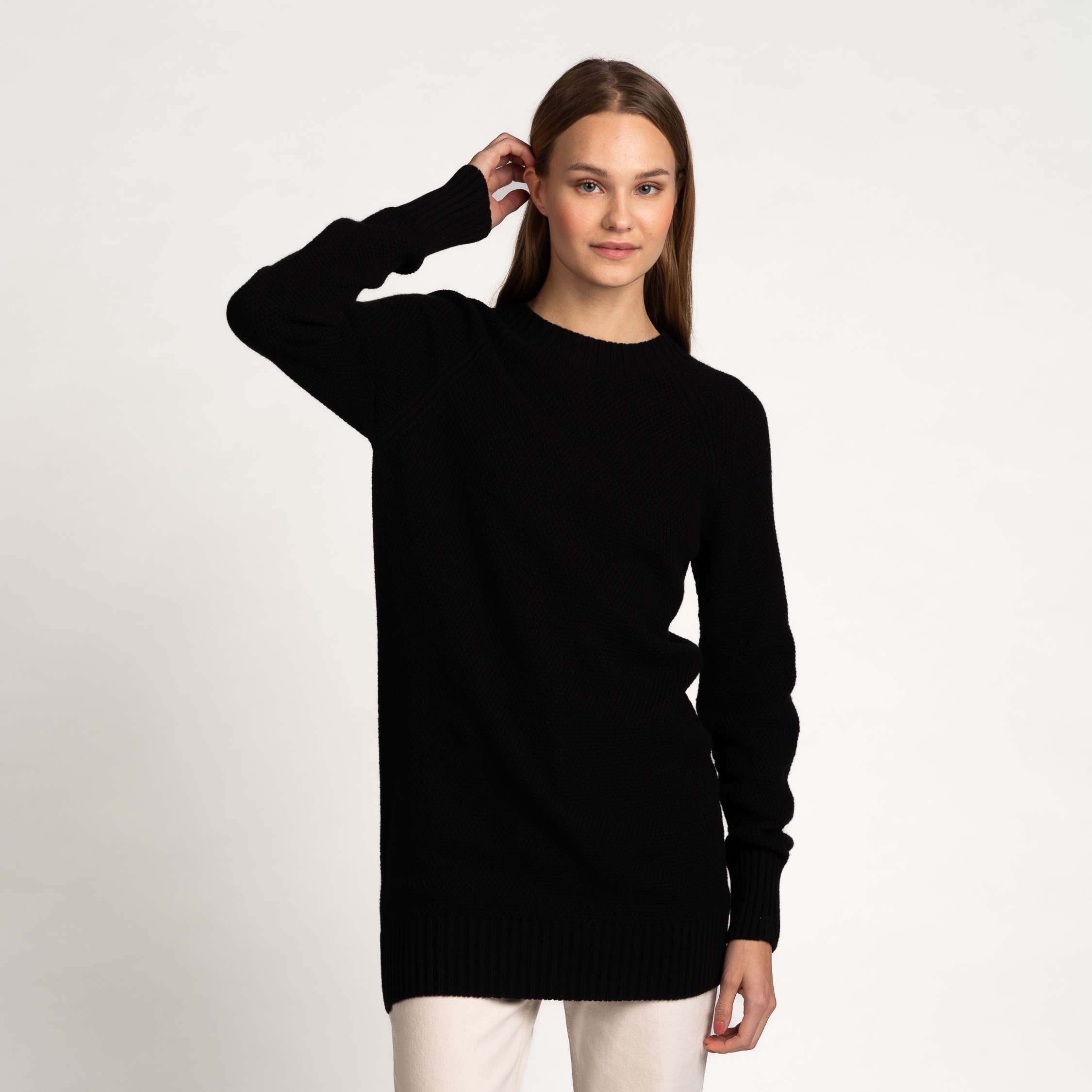 The model is 175 cm and wears size S.