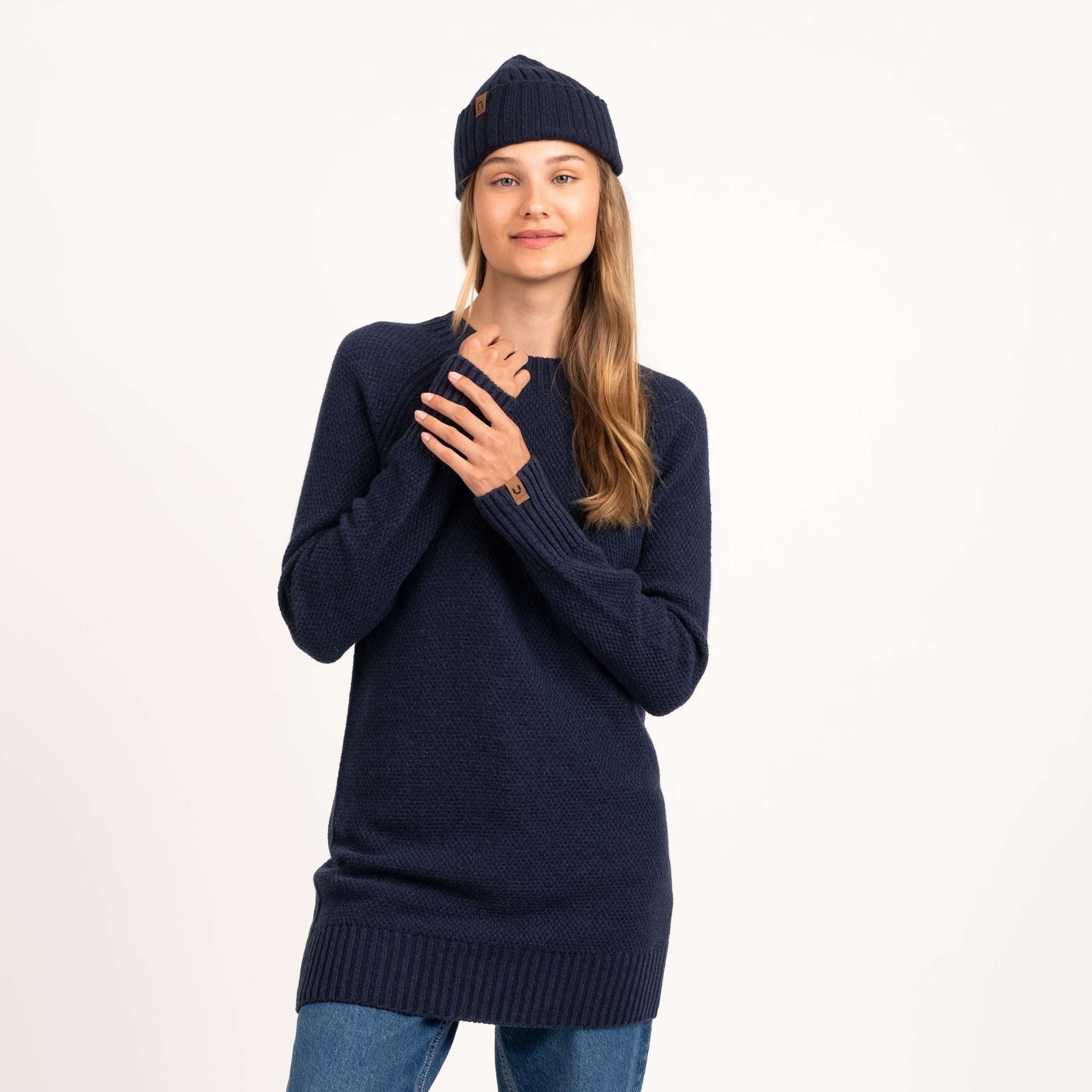 The model is 175 cm and wears size S.