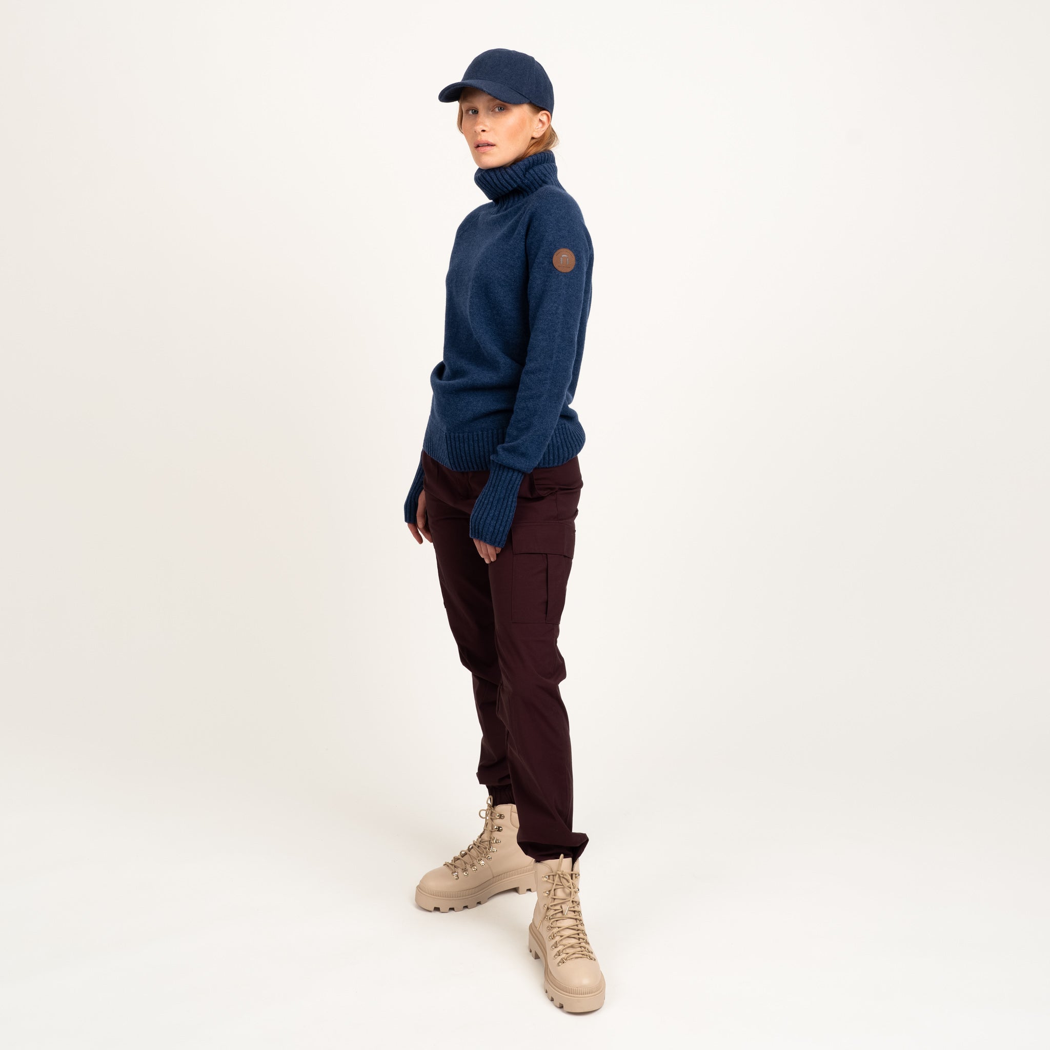 The model is 173 cm and wears size S.