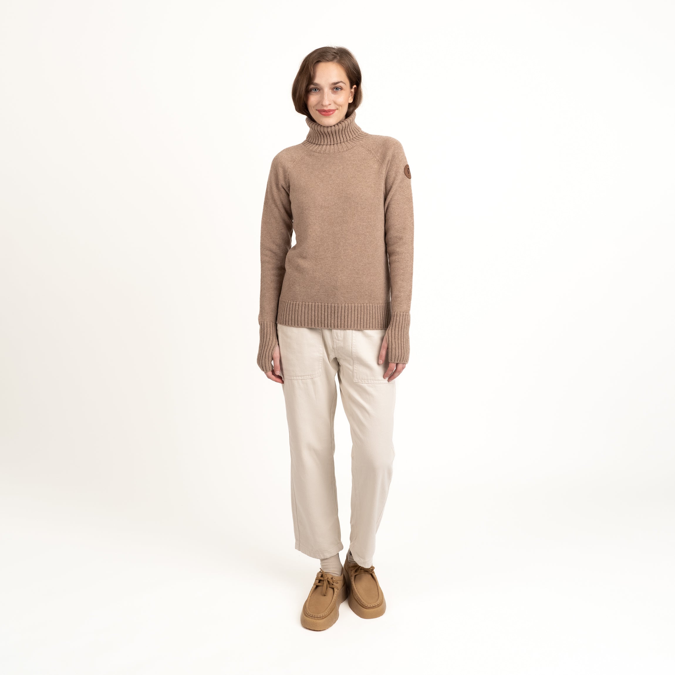 The model is 175 cm and wears size S.