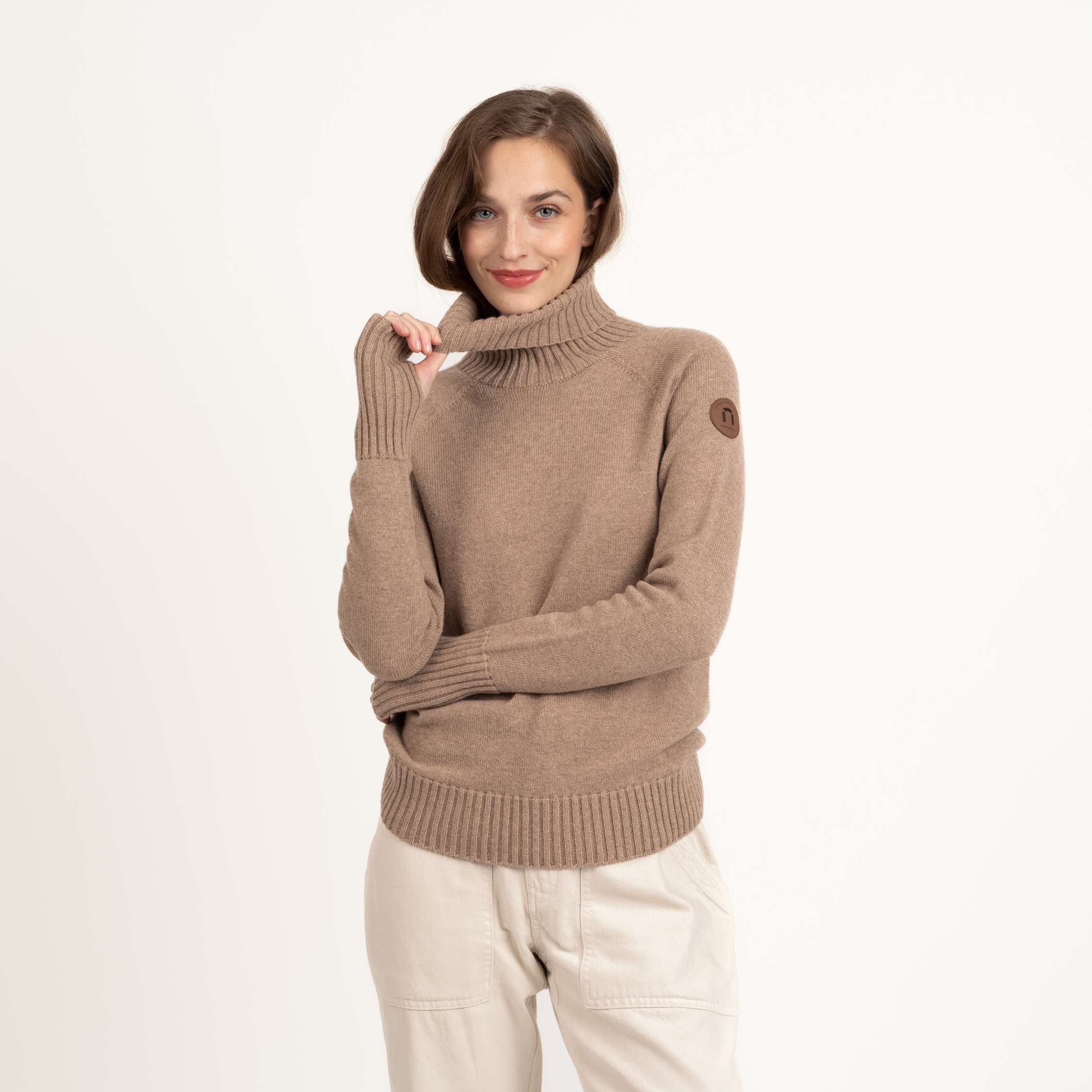 The model is 175 cm and wears size S.