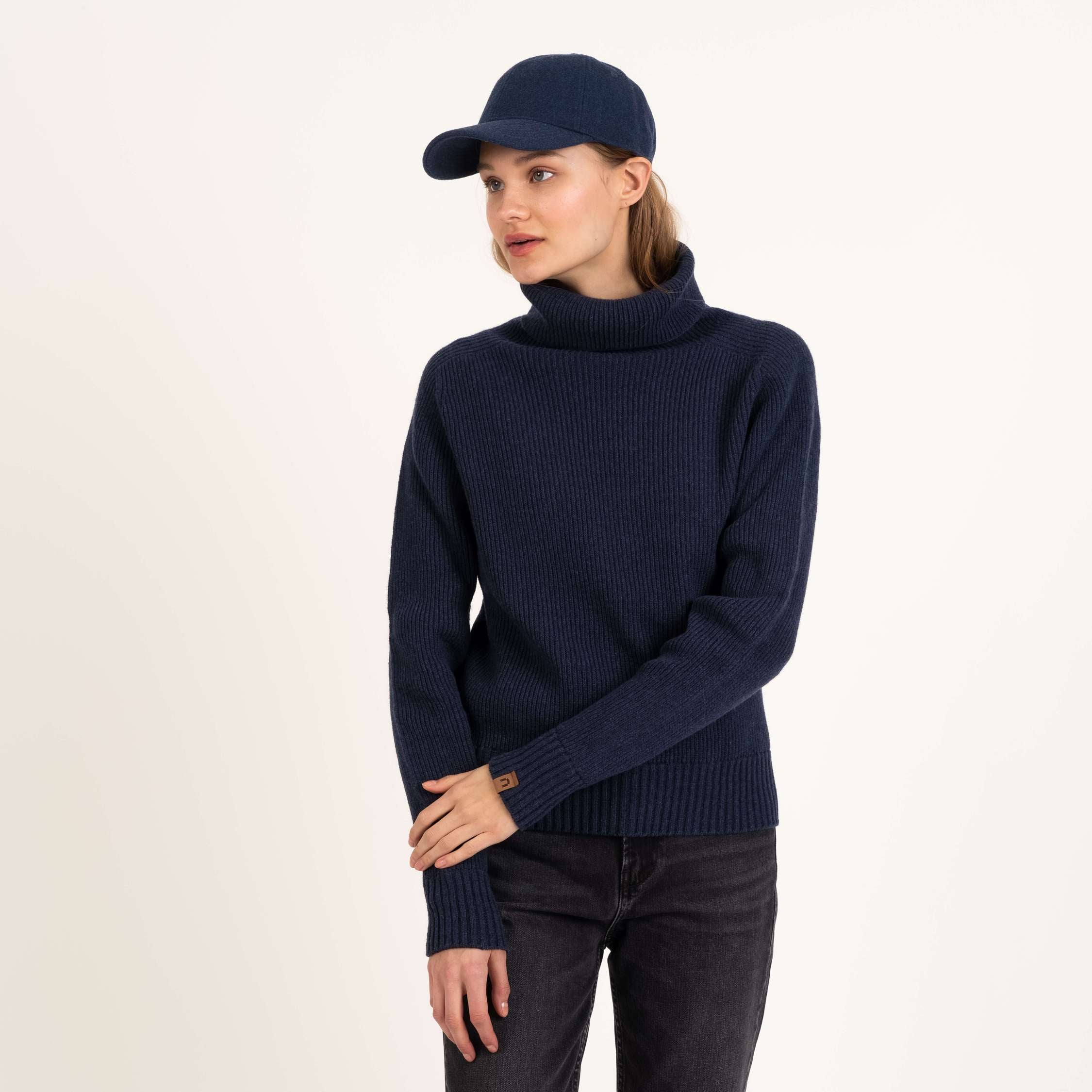 The model is 175 cm and wears size S.