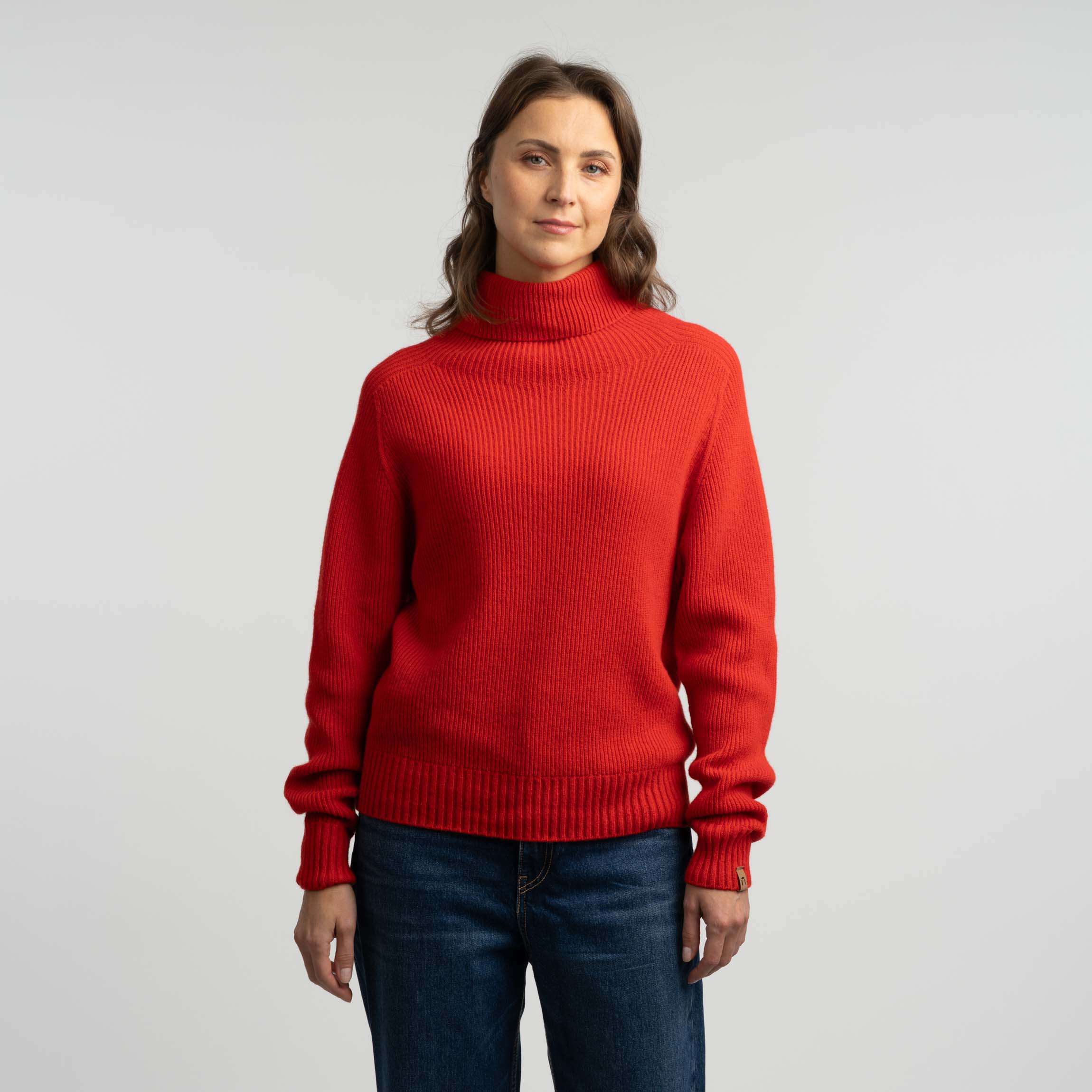 The model is 175 cm and wears size M.