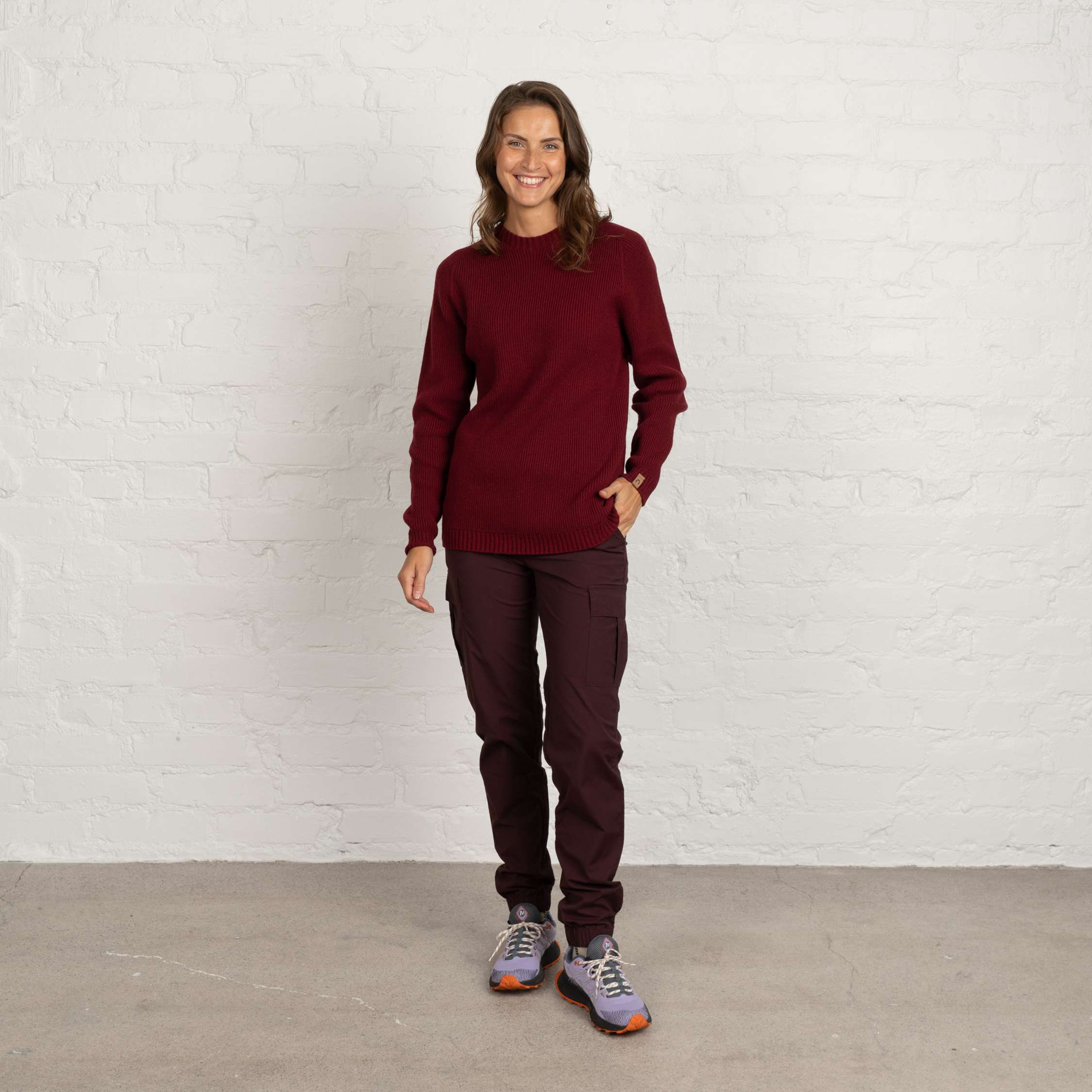 The model is 175 cm and wears size M.