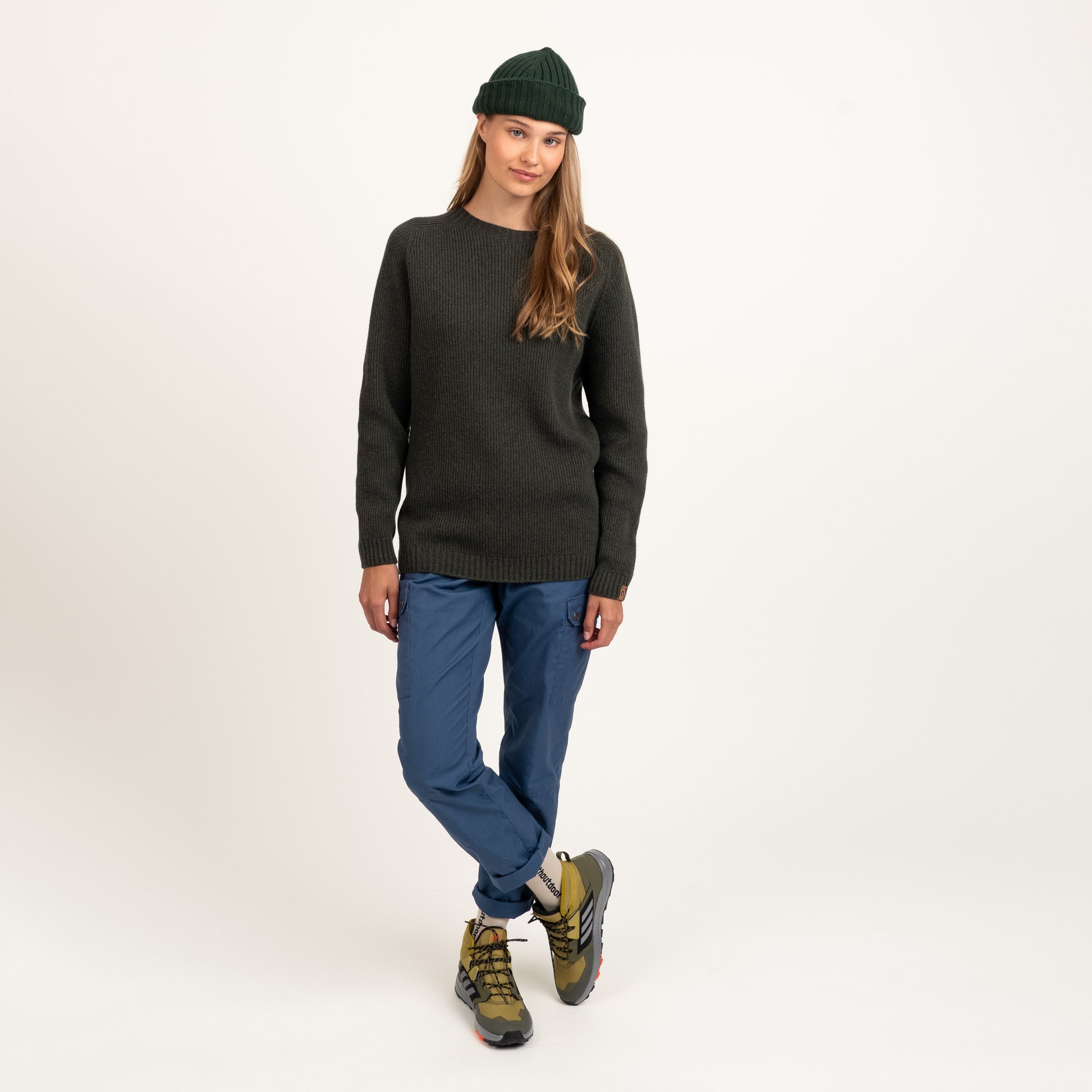 The model is 175 cm and wears size S.