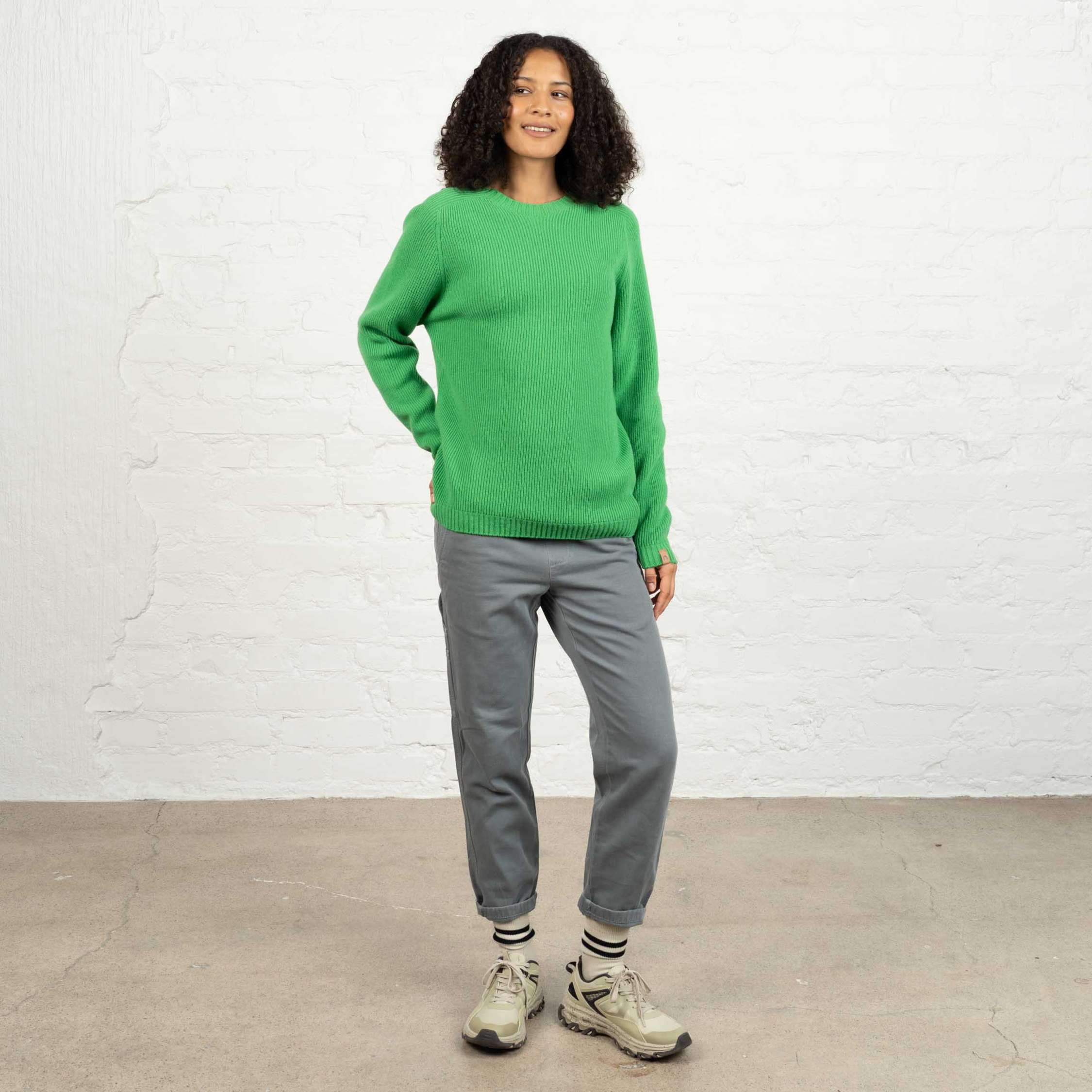 The model is 180 cm and wears size M.