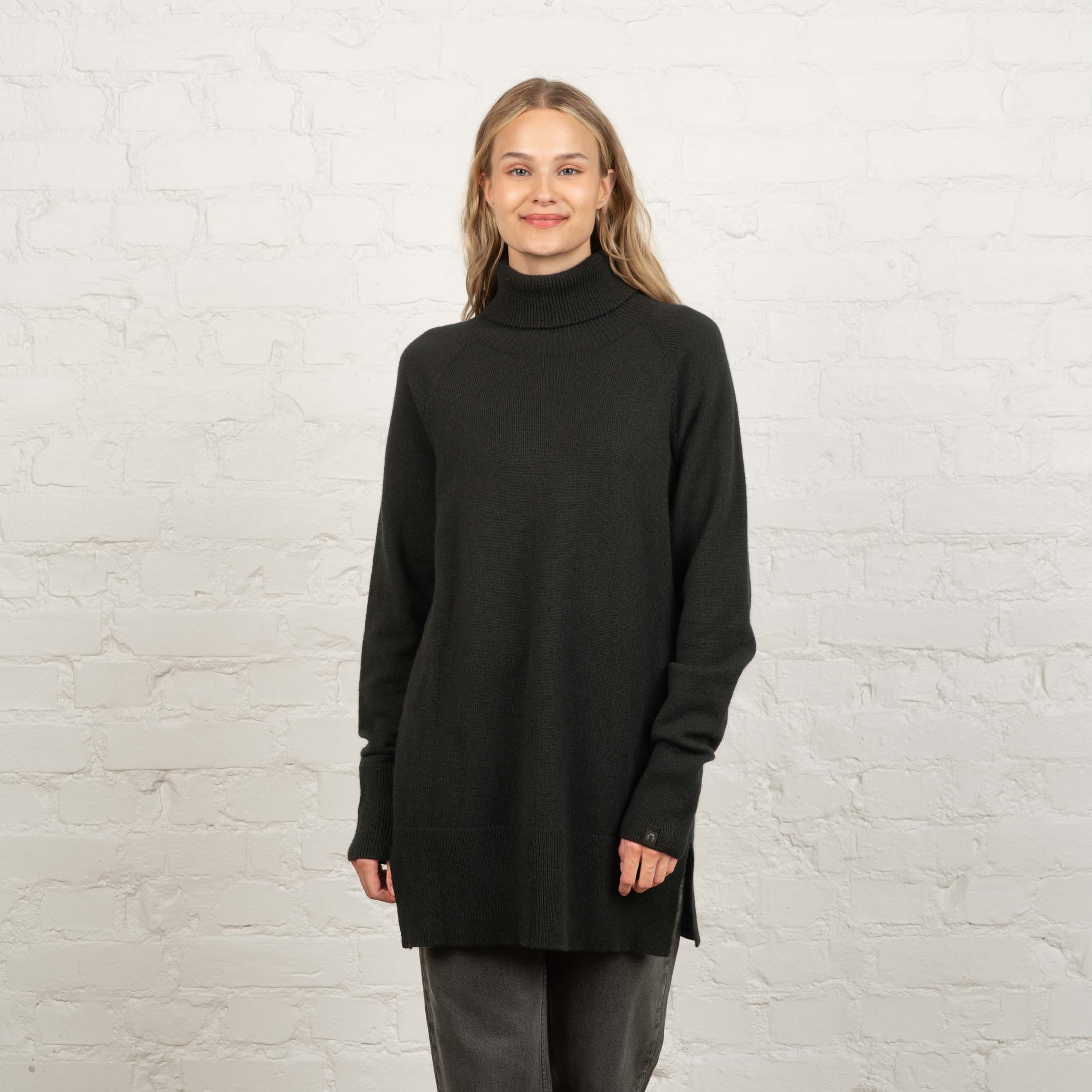 The model is 175 cm and wears size M.