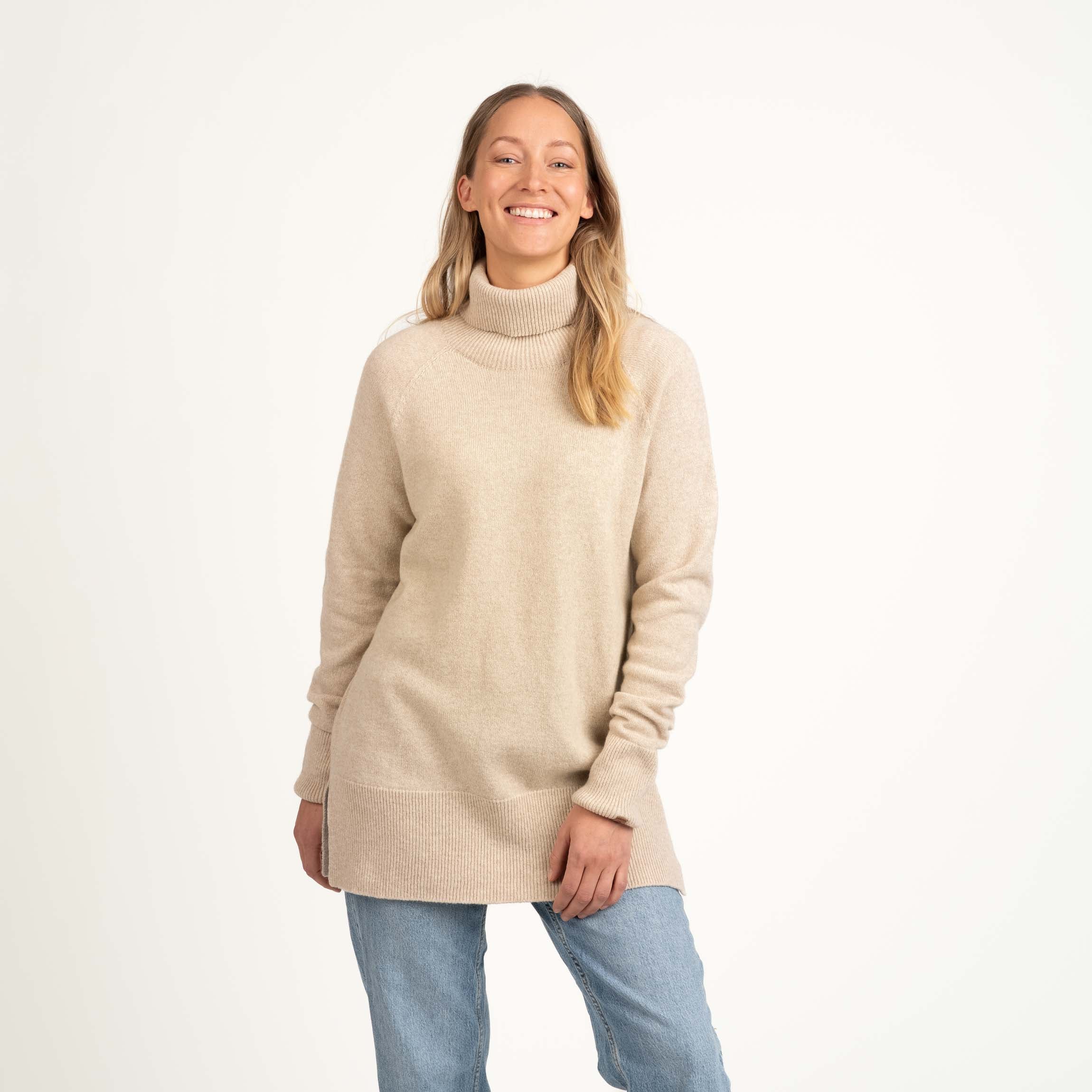 The model is 174 cm and wears size S.