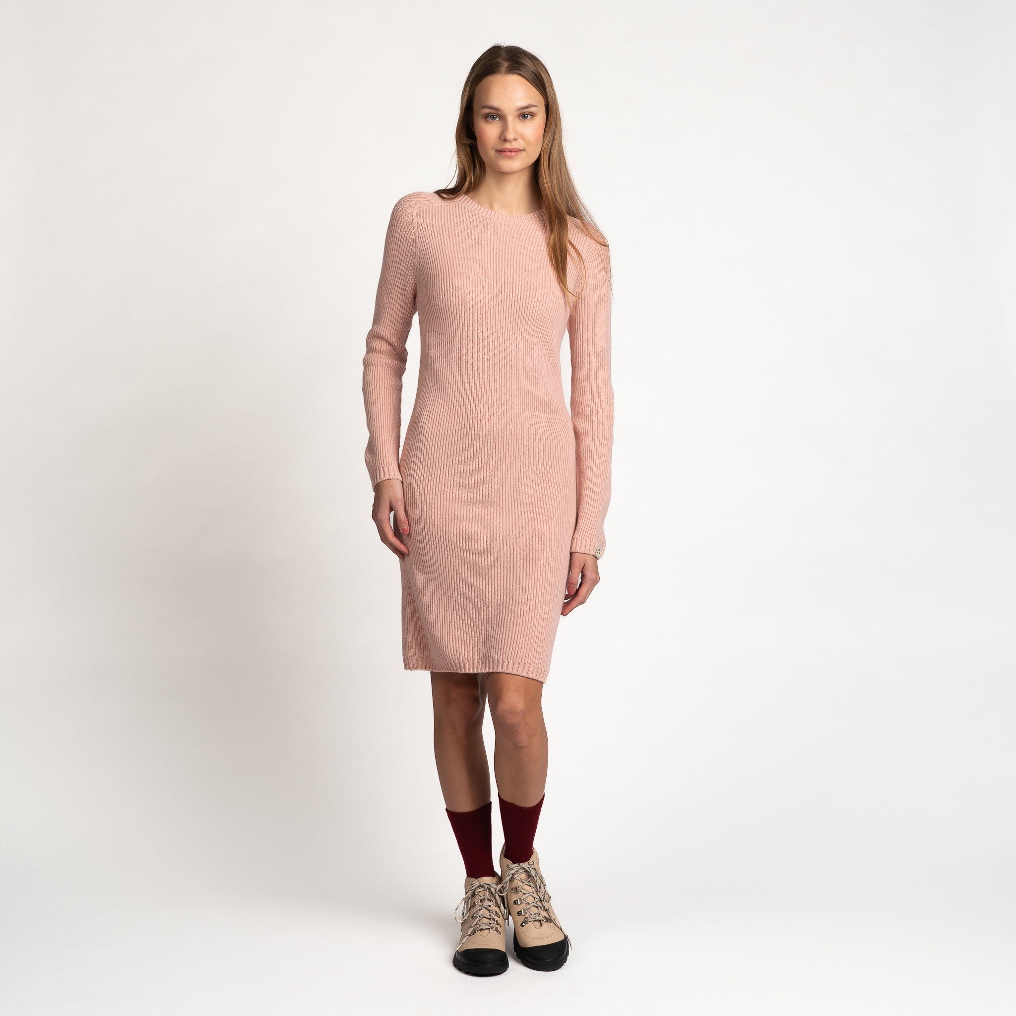 The model is 175 cm and wears size S.