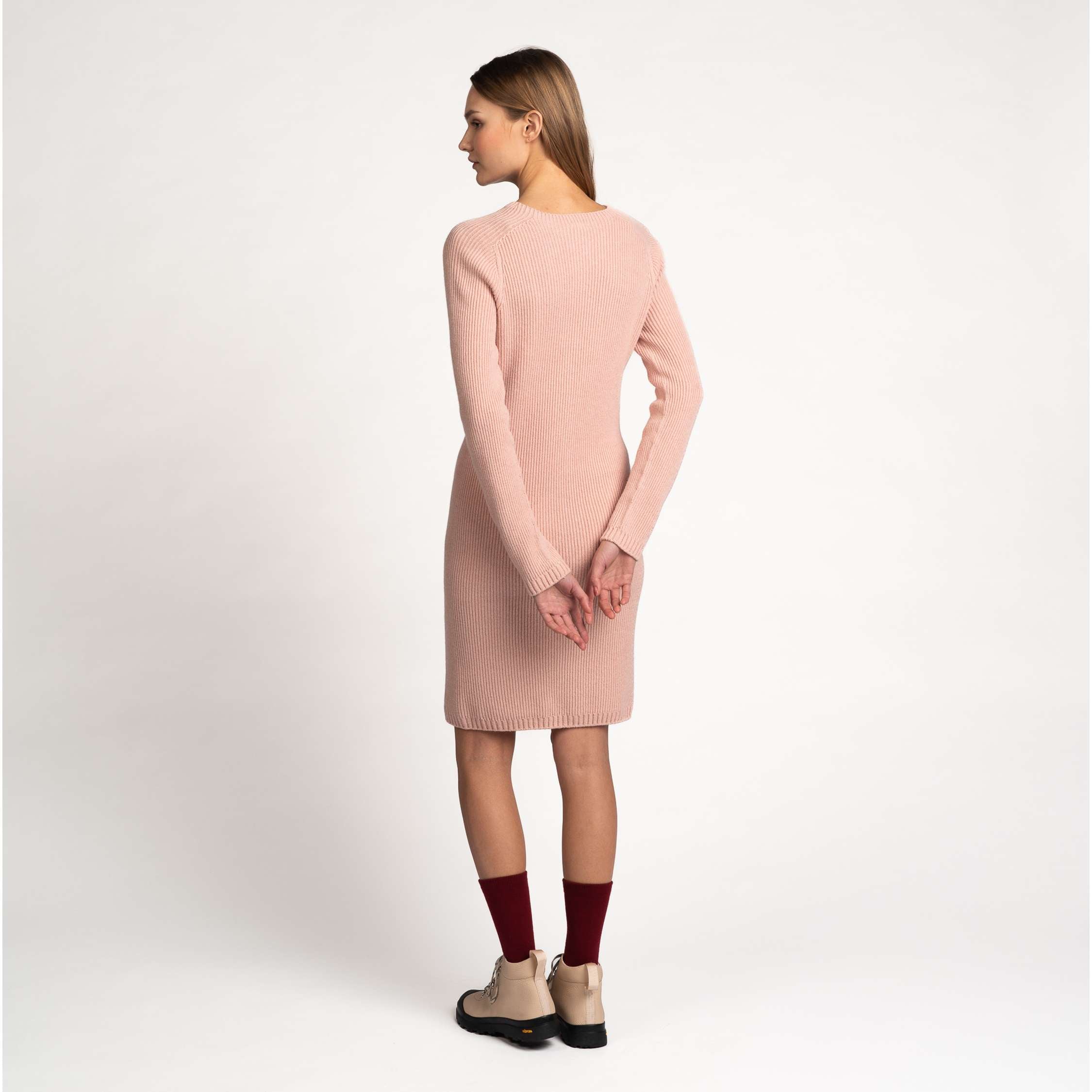 The model is 175 cm and wears size S.