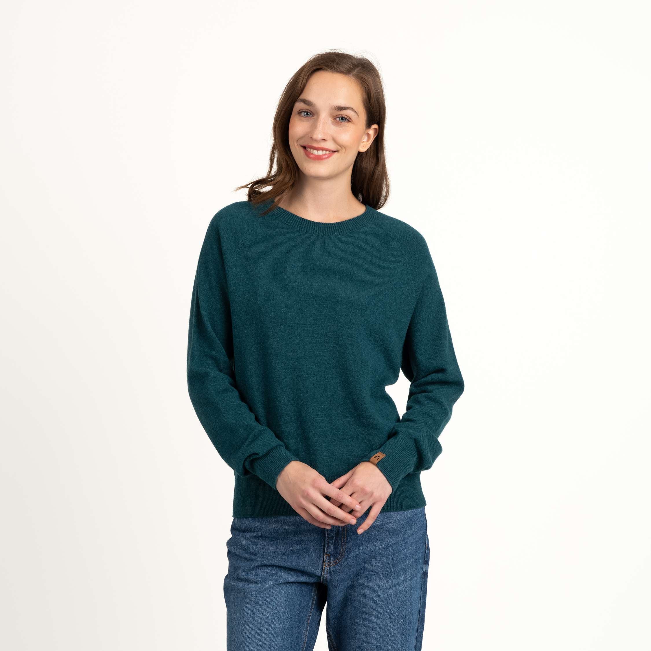 The model is 175 cm and wears size S.