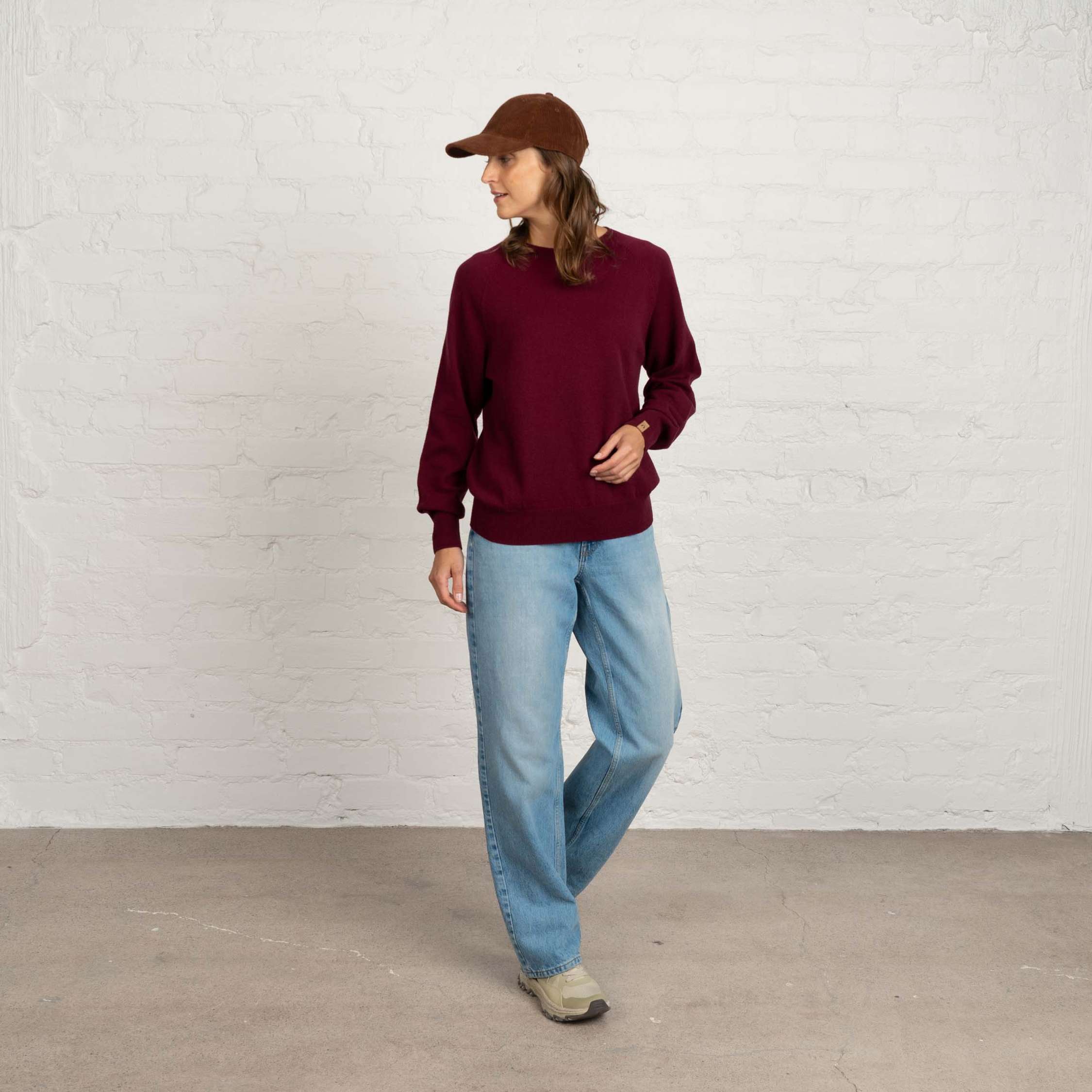 The model is 175 cm and wears size M.