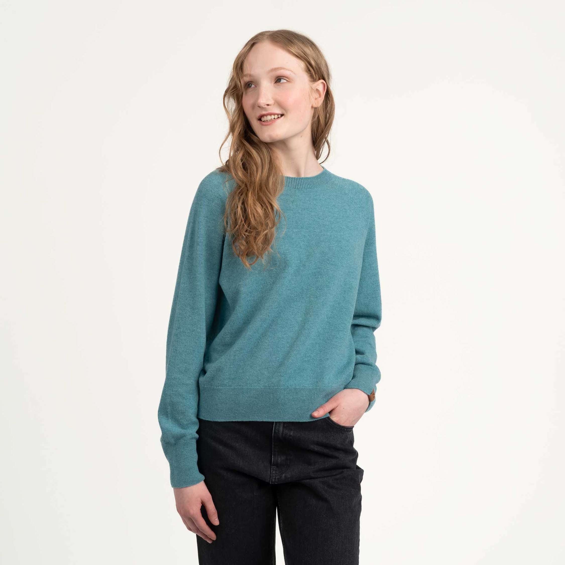 The model is 178 cm and wears size S.