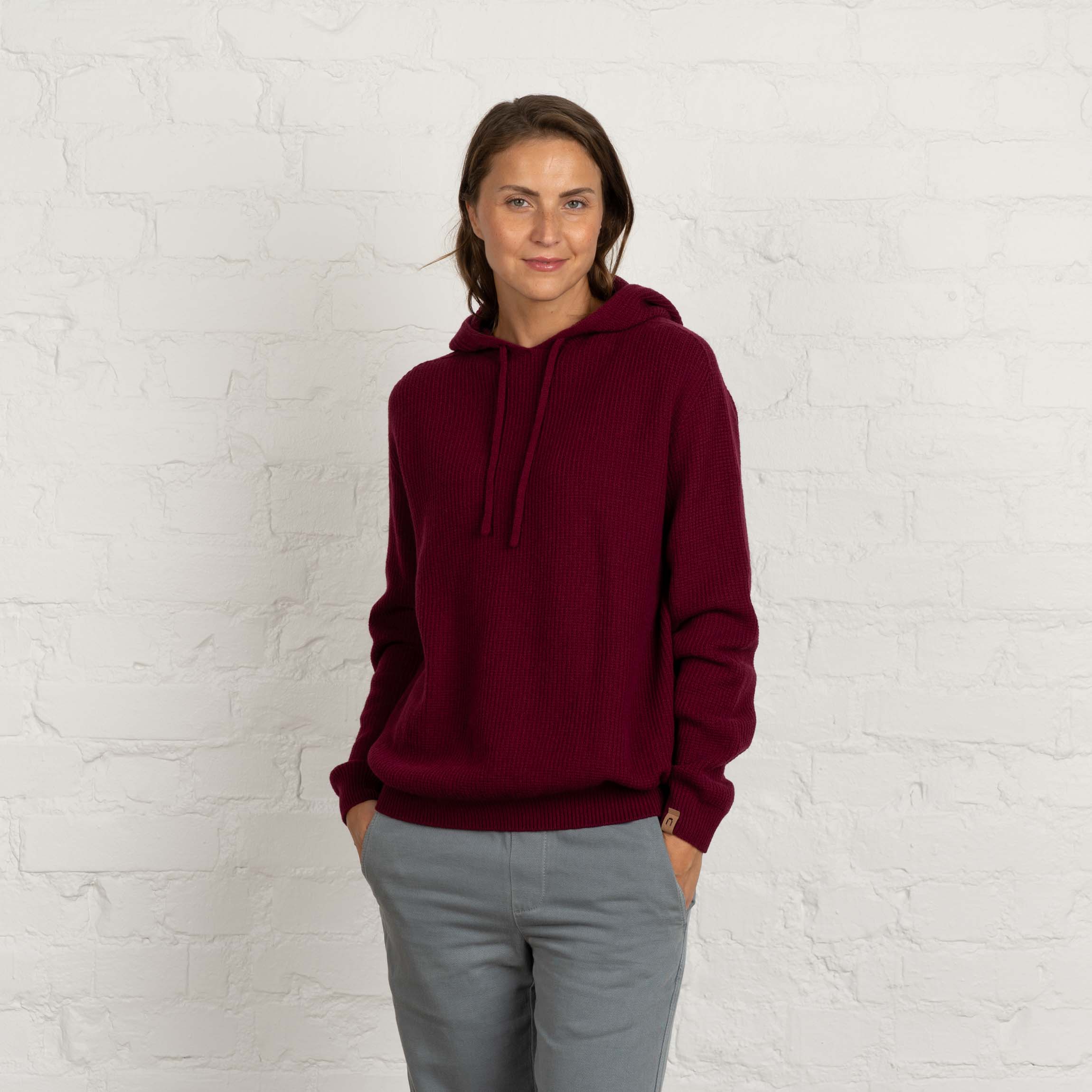 The model is 175 cm and wears size M.