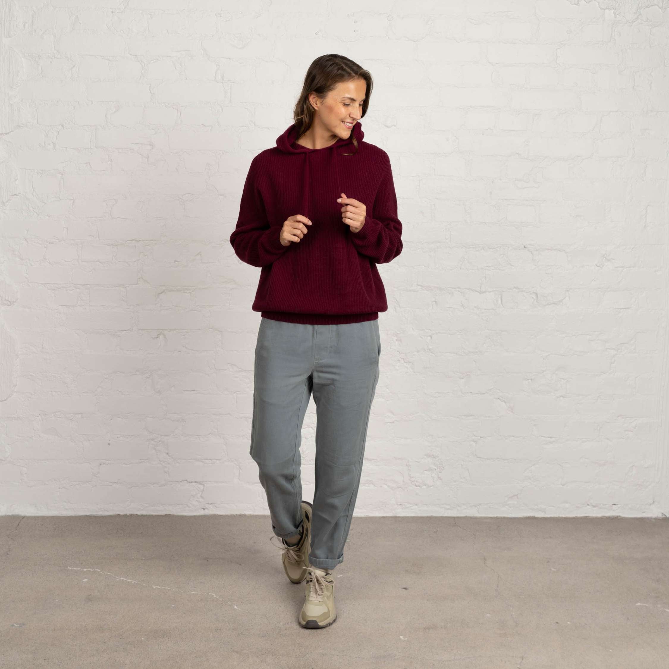 The model is 175 cm and wears size M.