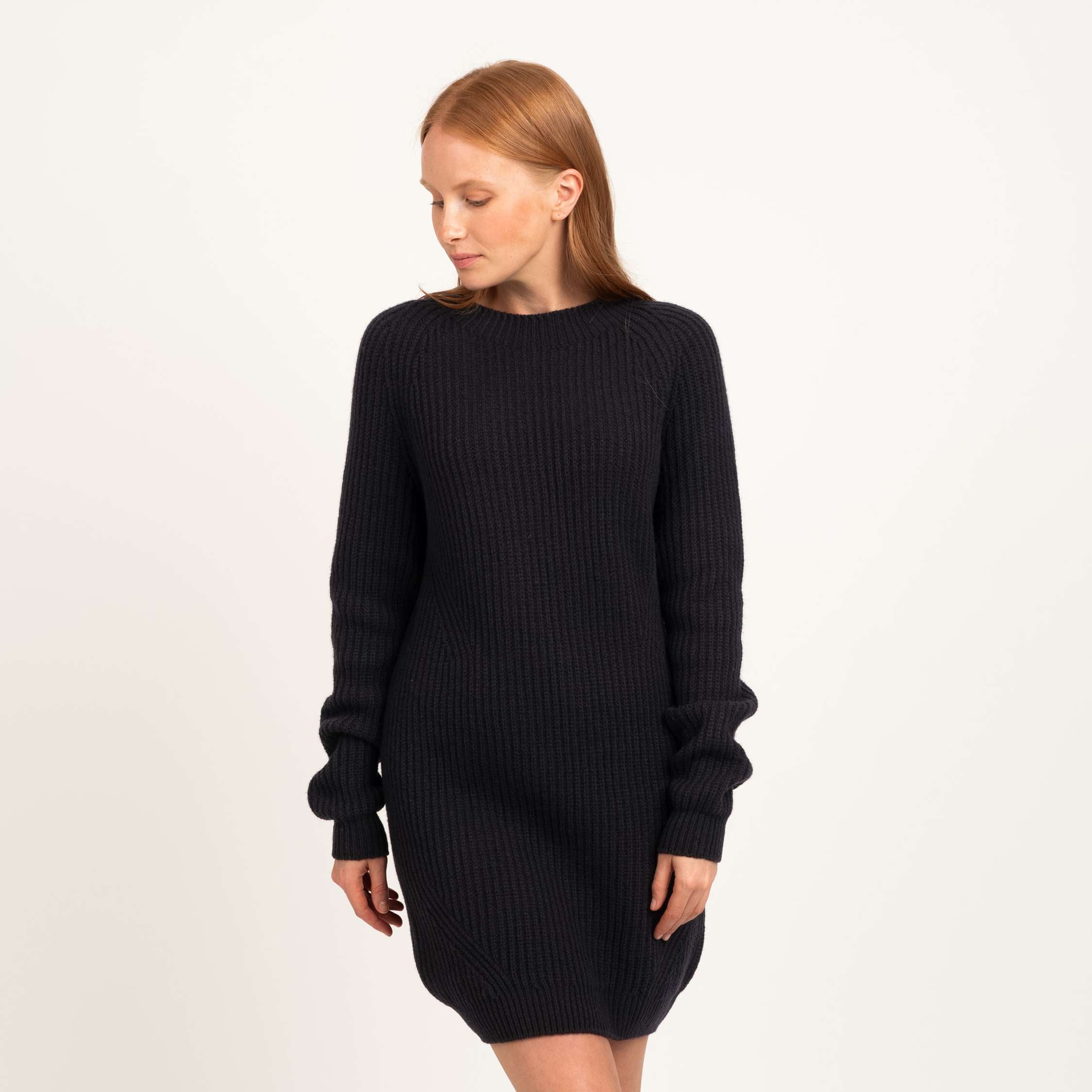 The model is 173 cm and wears size S.