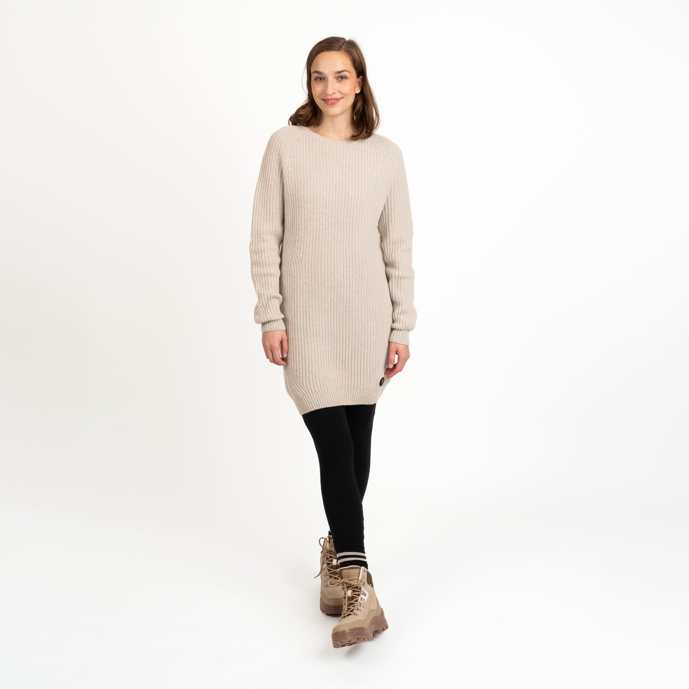 The model is 175 cm and wears size S.