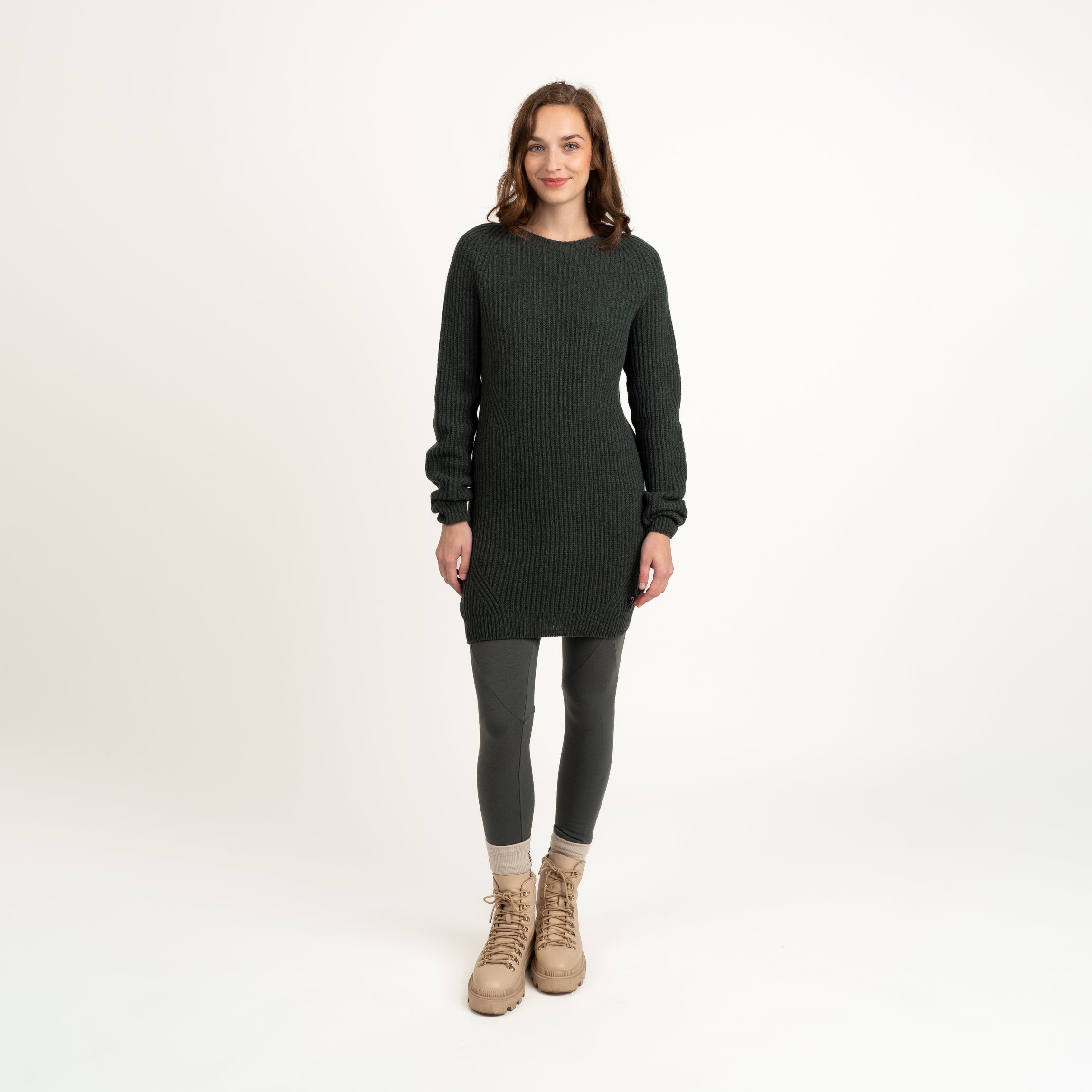 The model is 175 cm and wears size S.