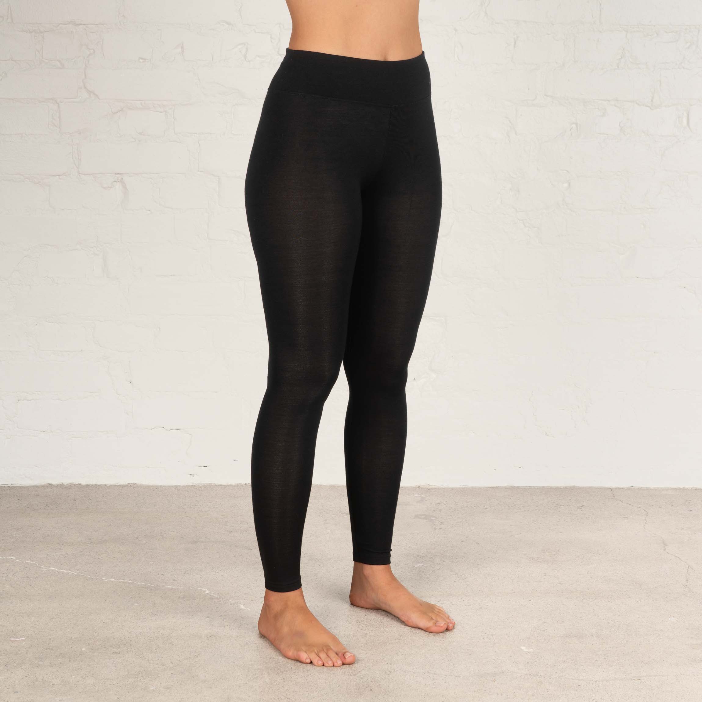 The model is 173 cm and wears size S.