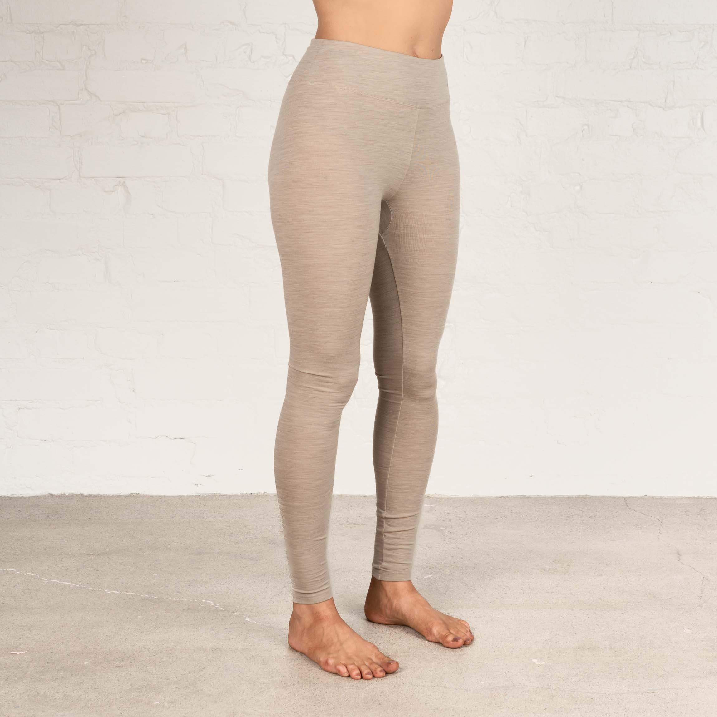 The model is 174 cm and wears size S.