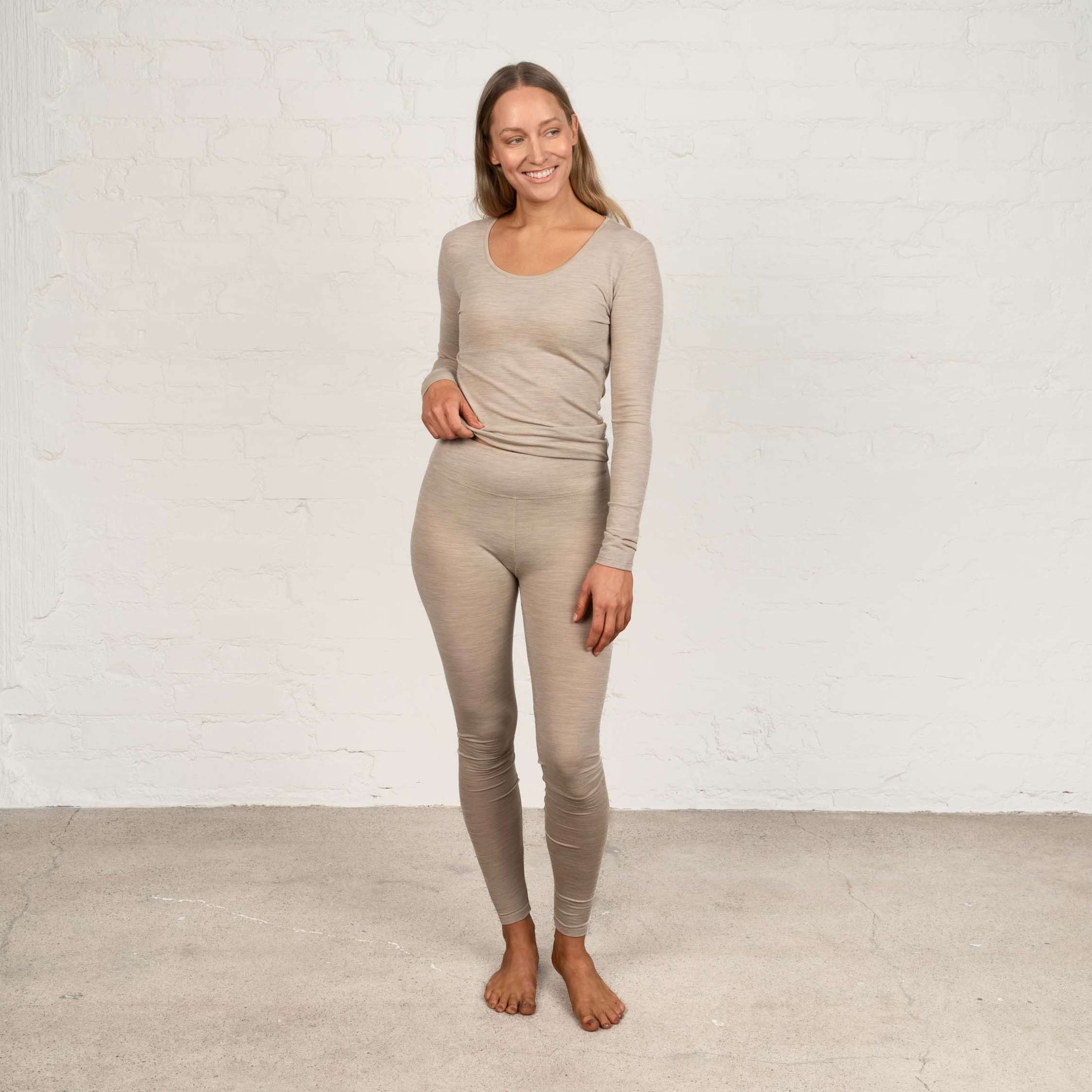 The model is 174 cm and wears size S.